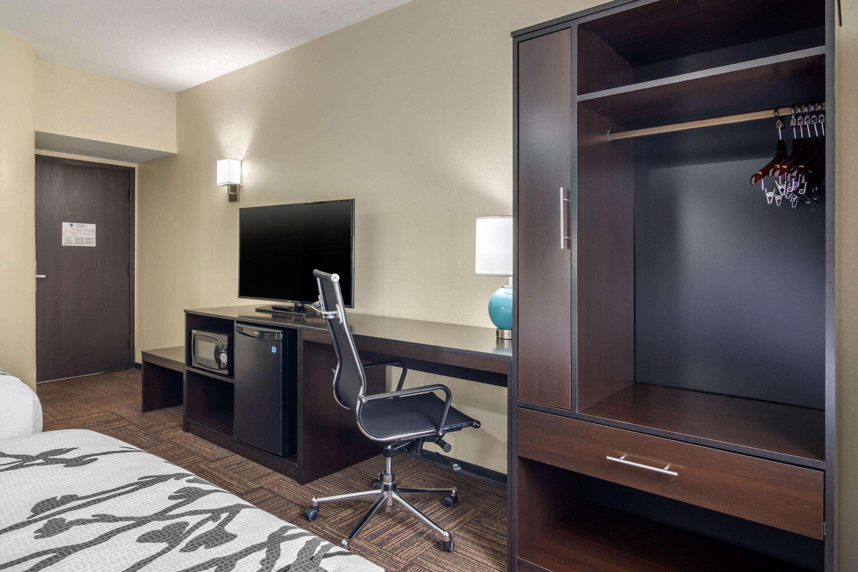 Double Two Queen Beds Non Smoking