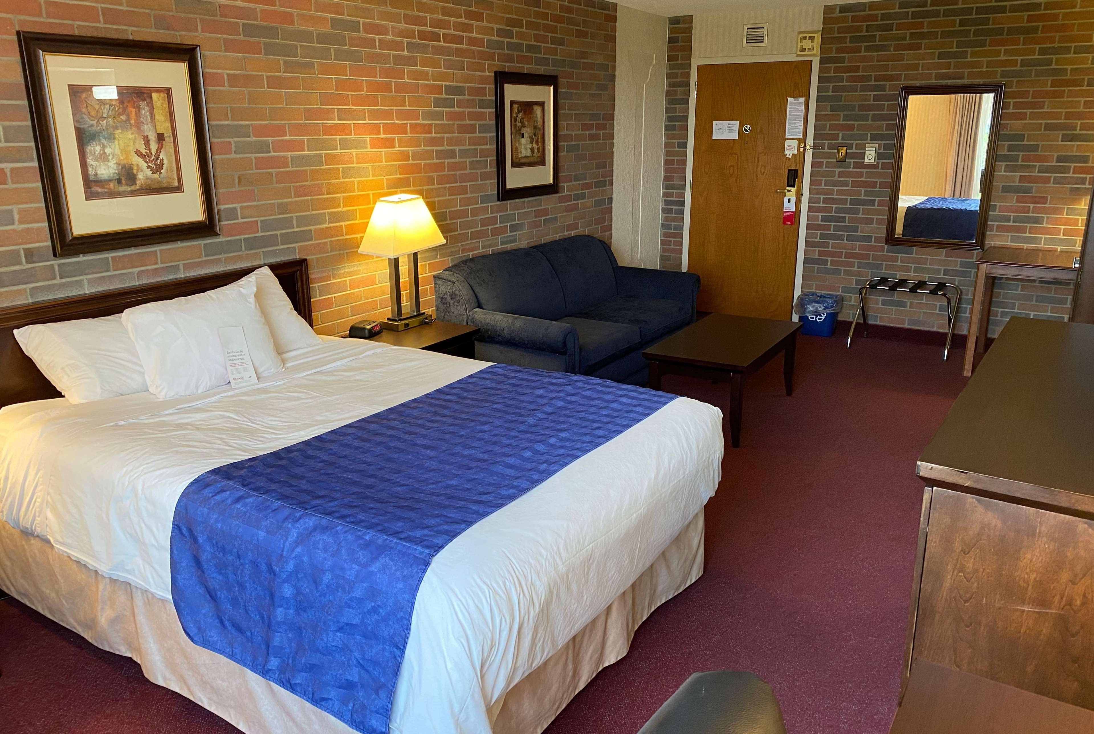 Double Queen Bed Non Smoking