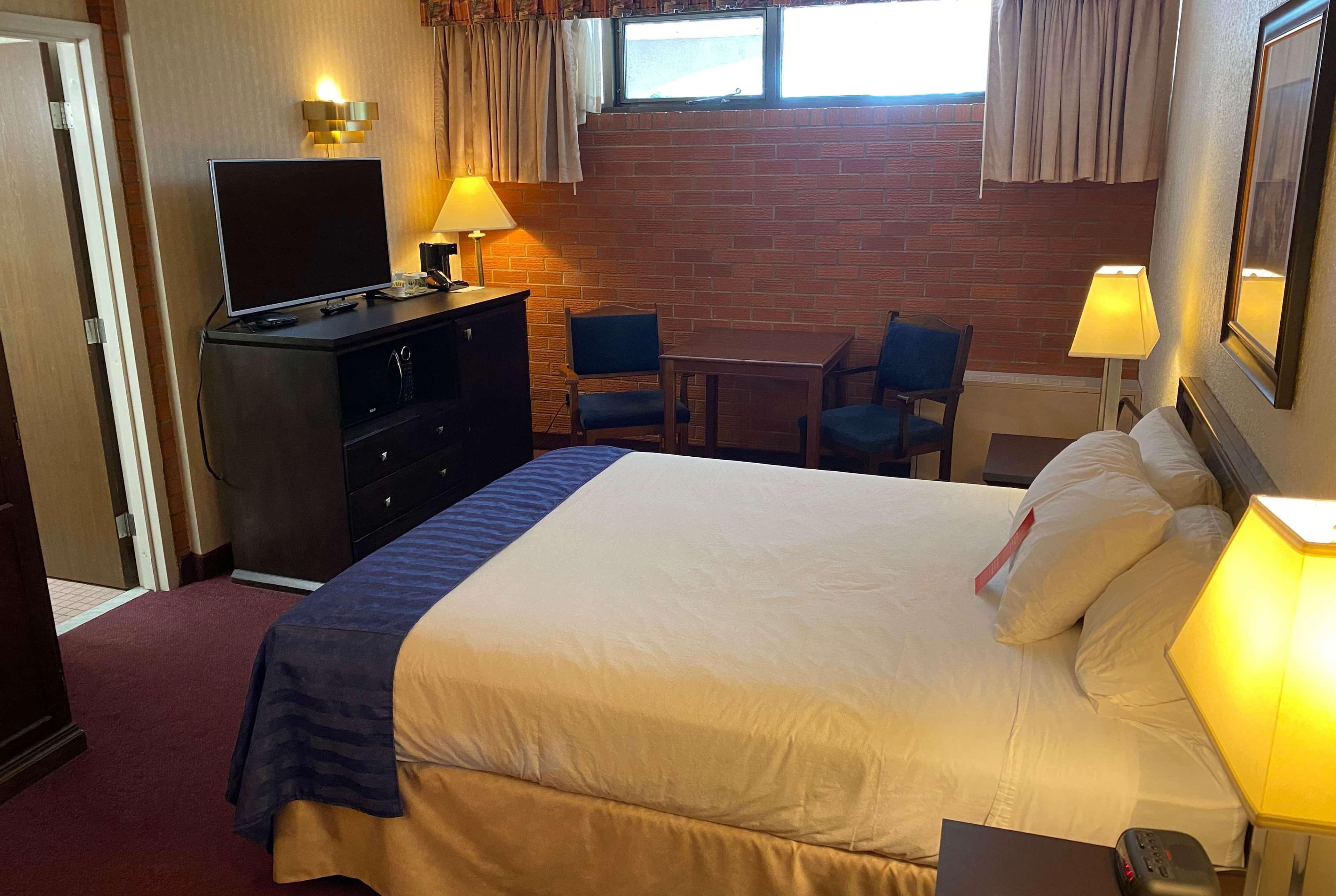 Double Queen Size Bed