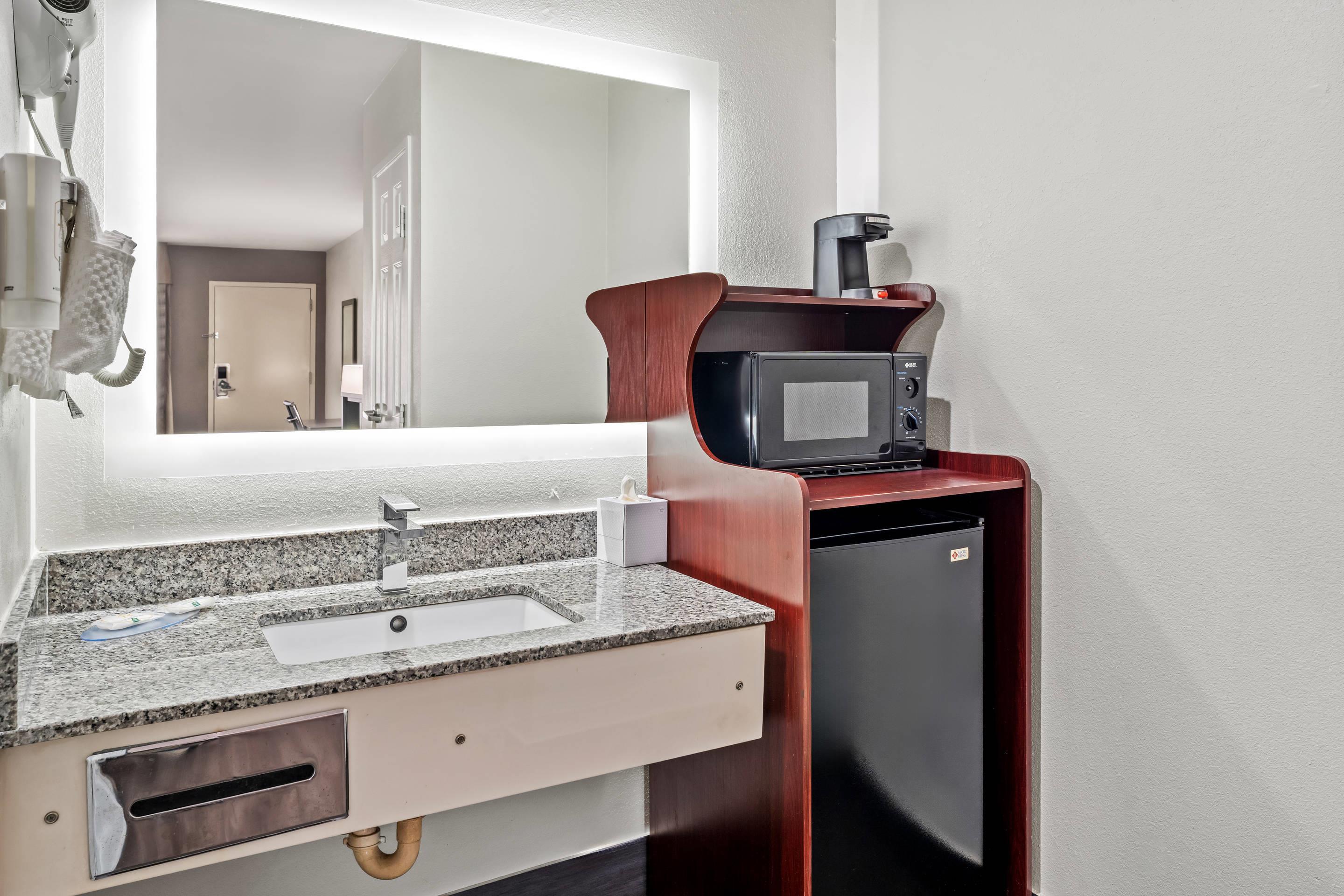 Double King Bed Non Smoking