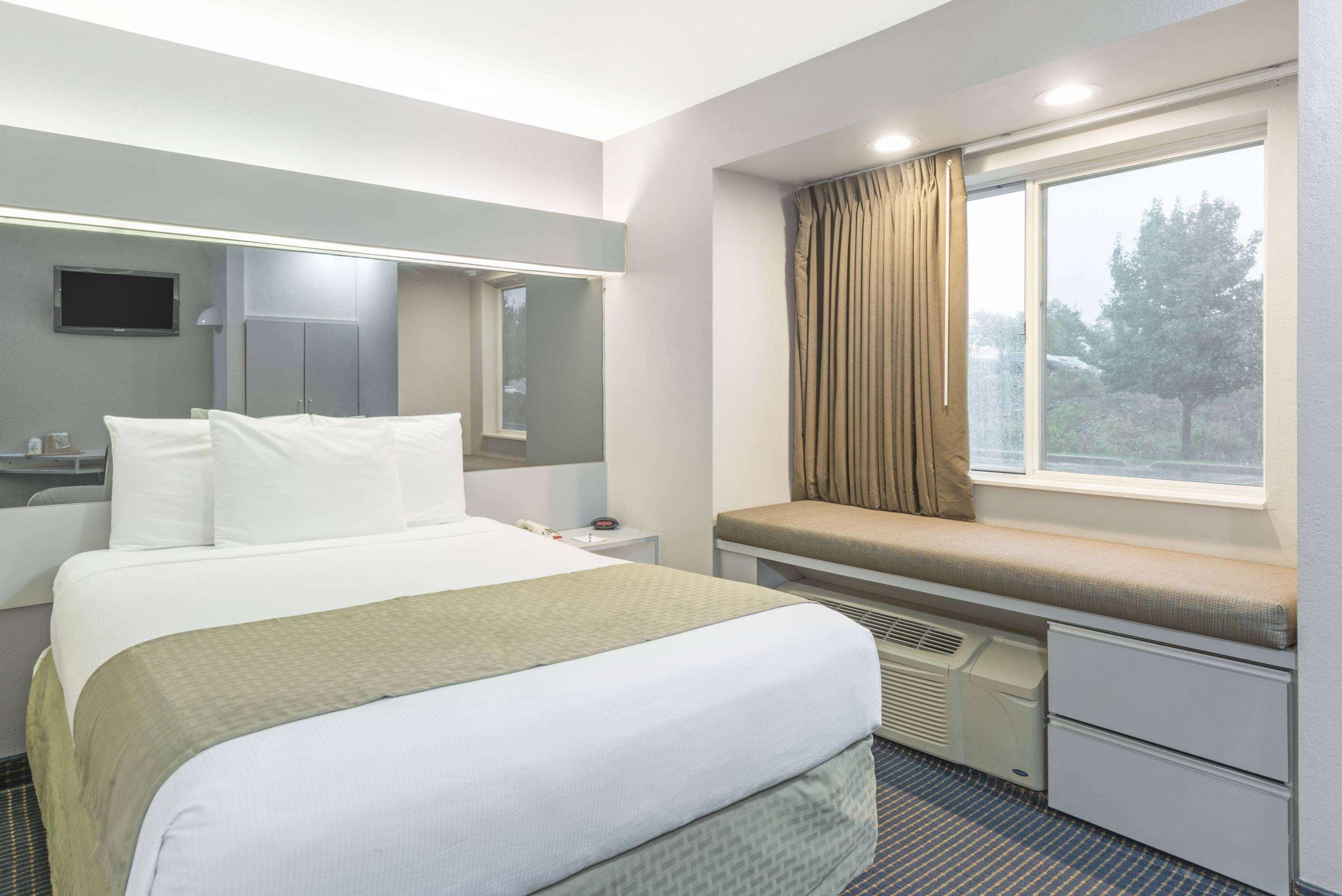 Studio Queen Size Bed