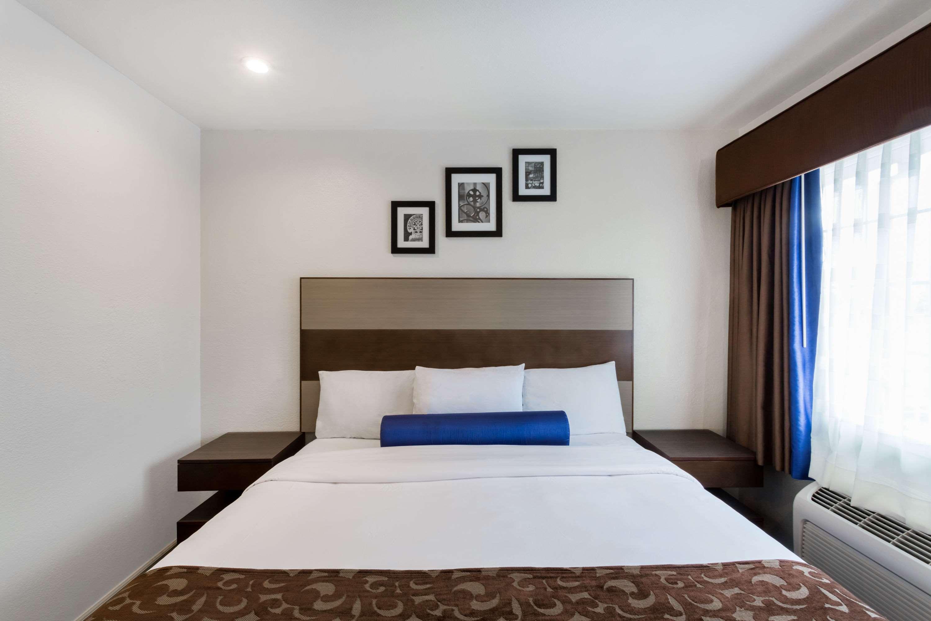 Room Queen Bed Non Smoking