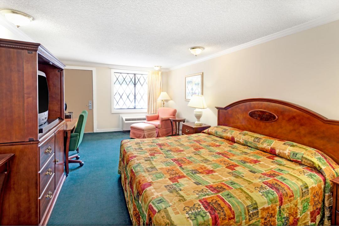 Room King Bed Non Smoking