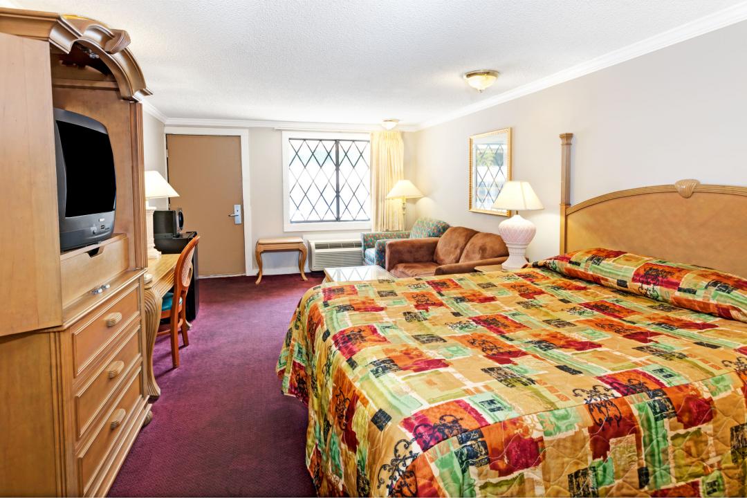 Double Queen Size Bed