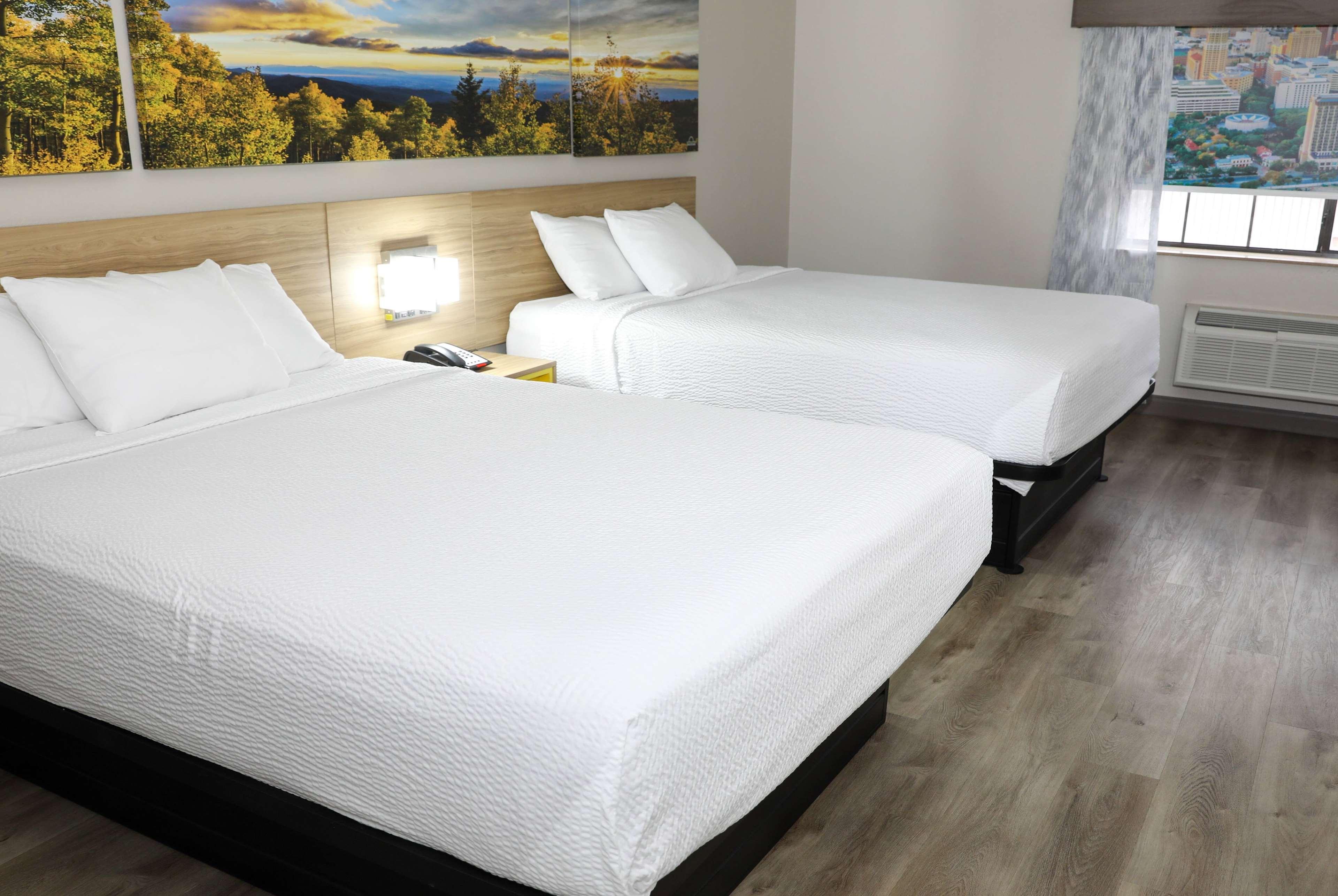 Suite Two Queen Beds Non Smoking