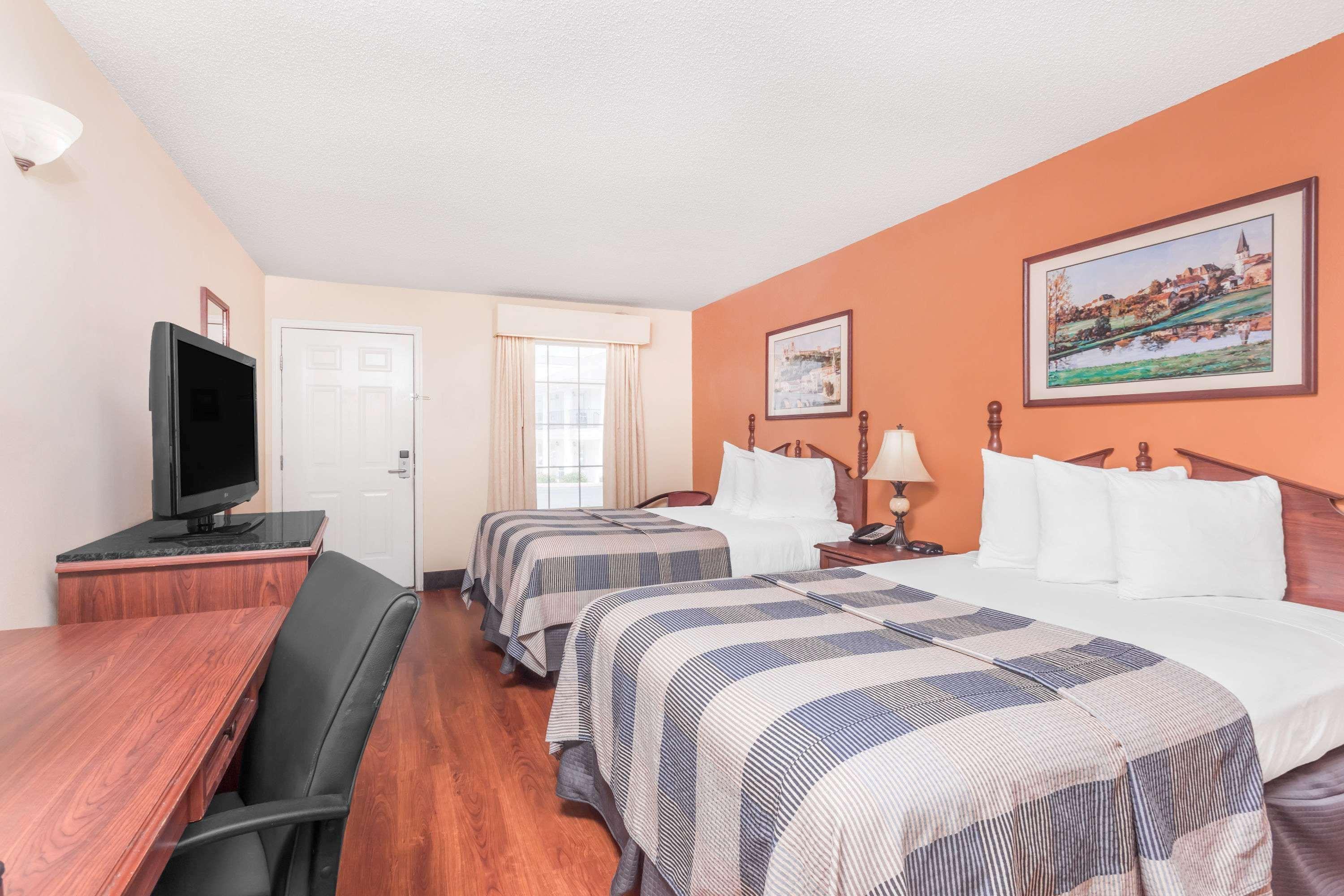 Quadruple Two Double Beds