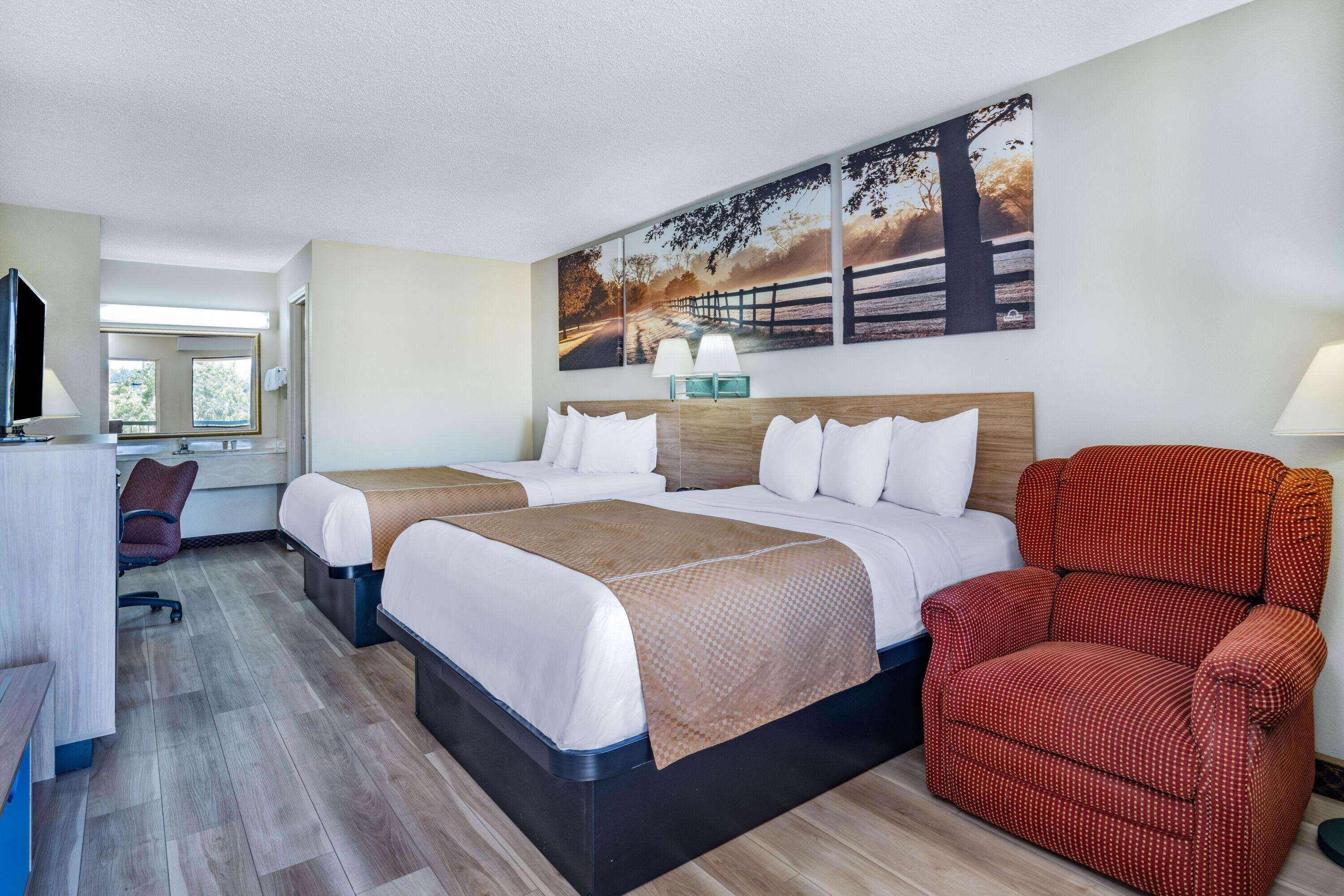 Quadruple Two Queen Beds Non Smoking