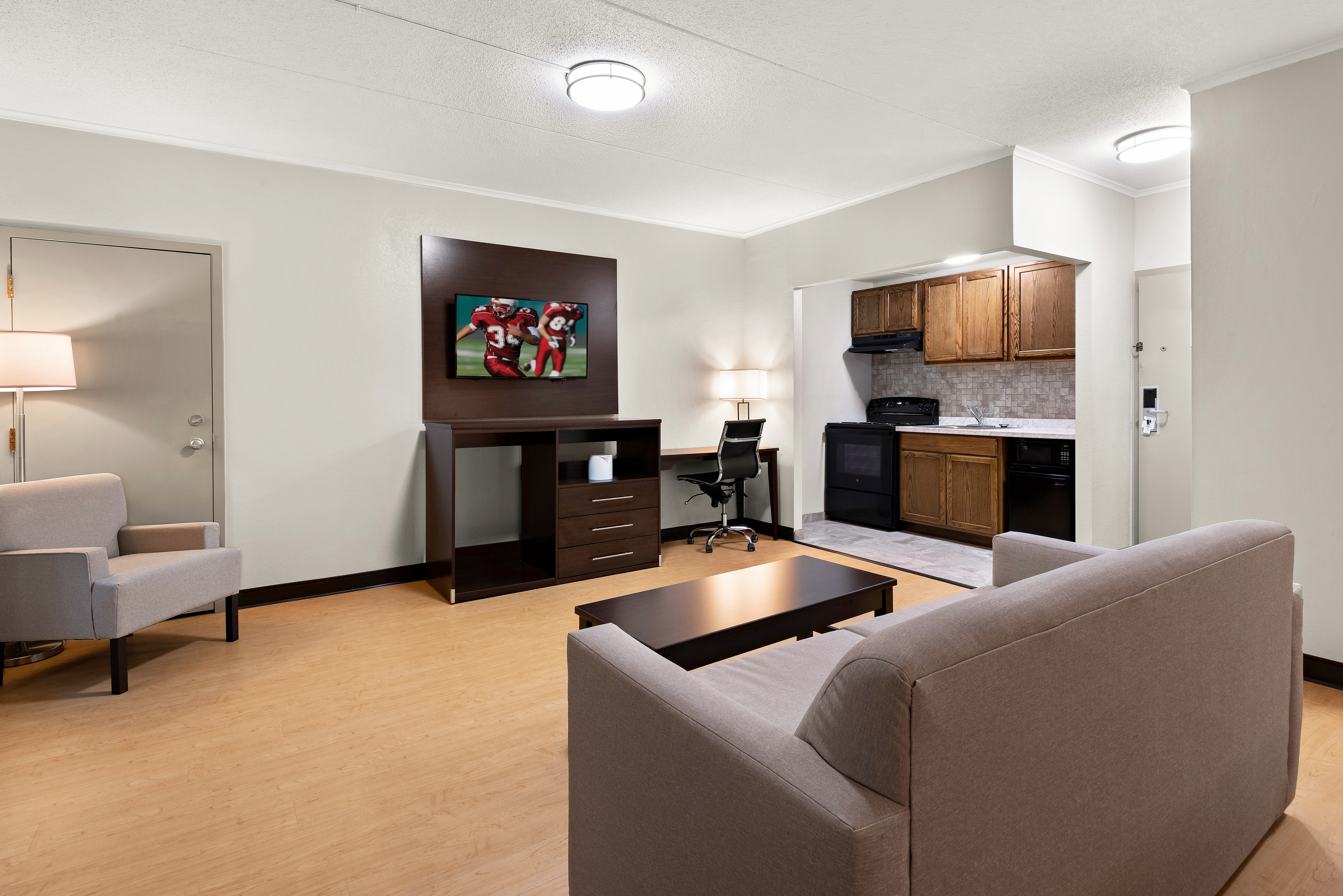 Suite with Kitchenette