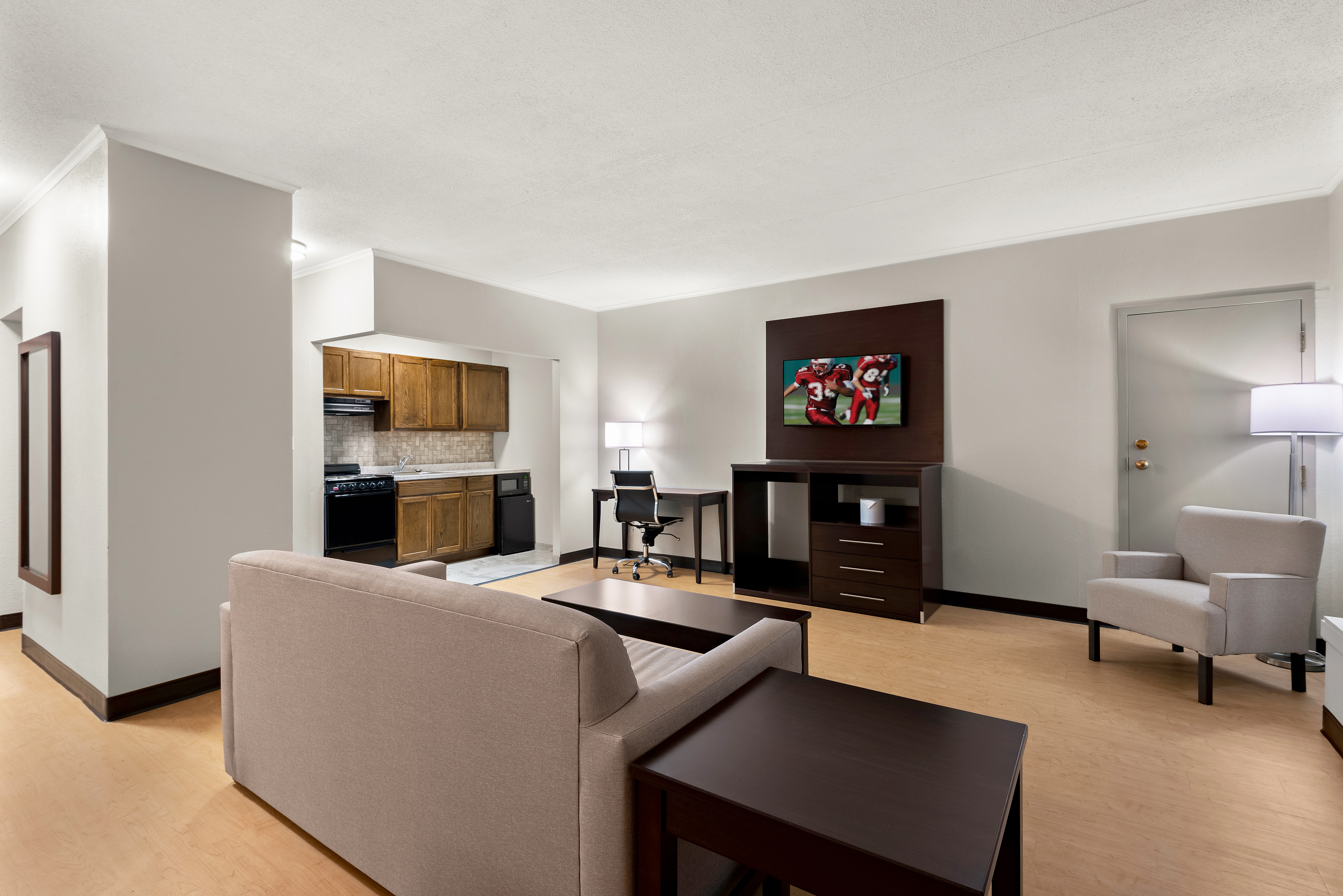 Suite with Kitchenette