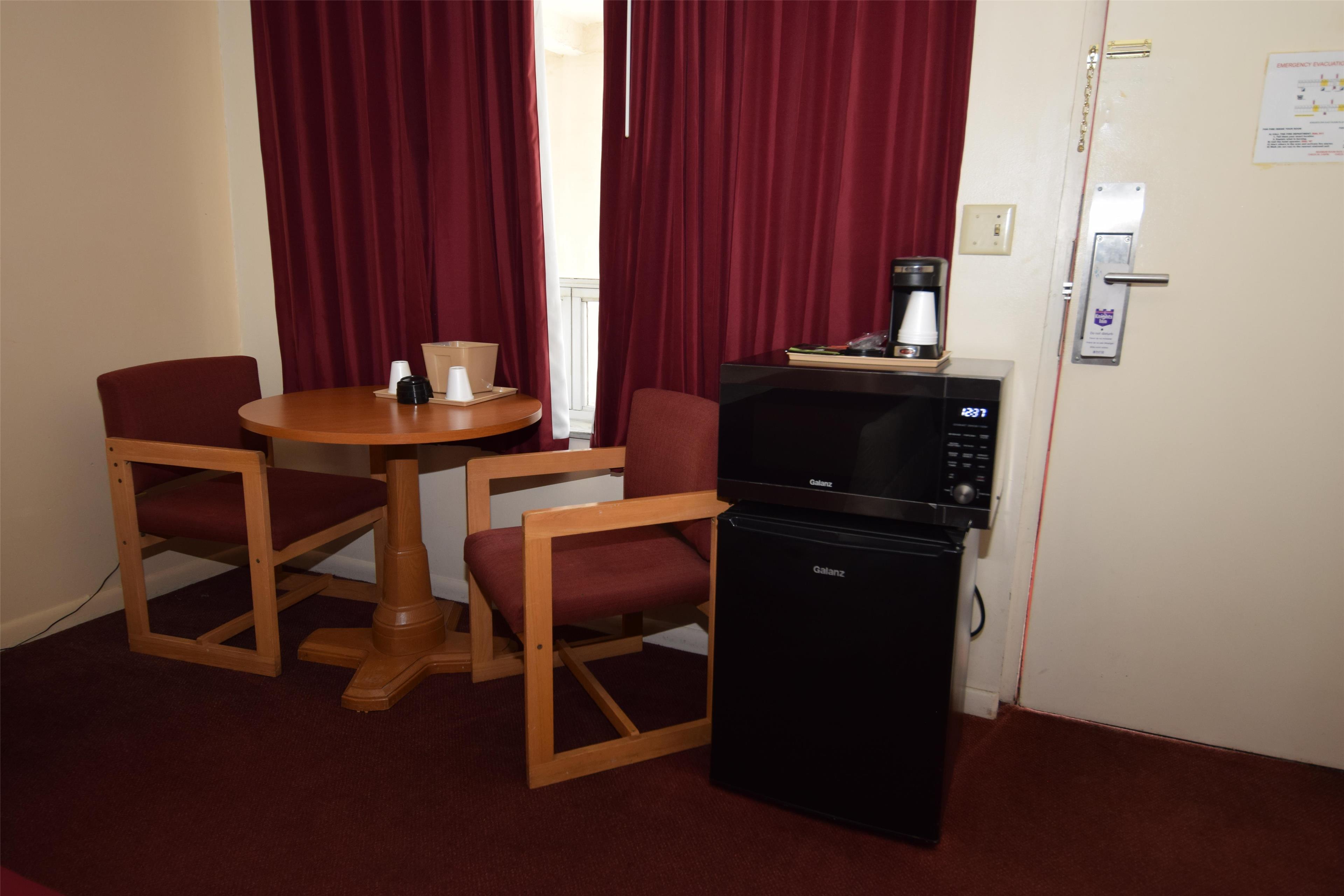 Double Queen Bed Non Smoking