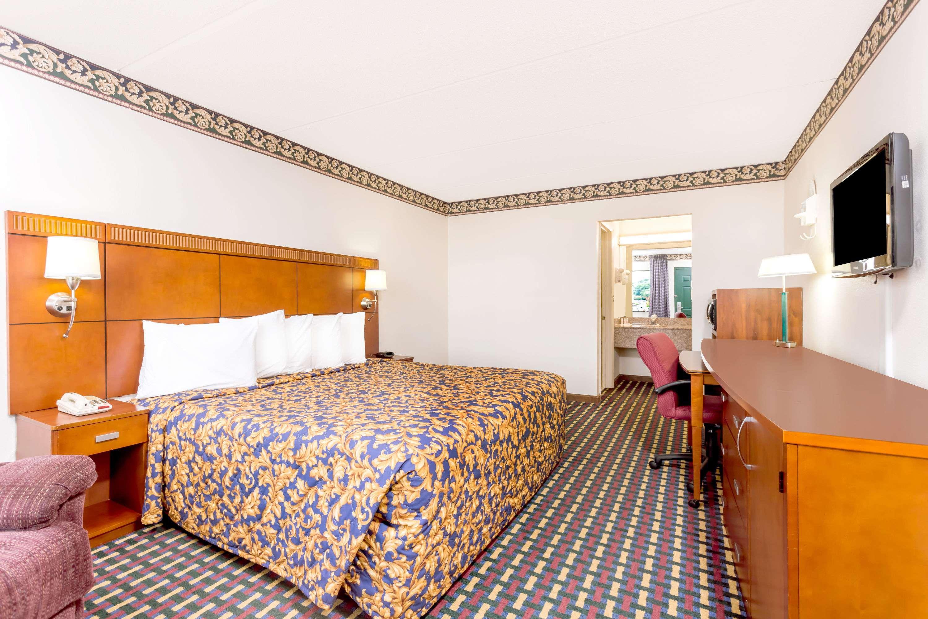 Room King Bed Non Smoking