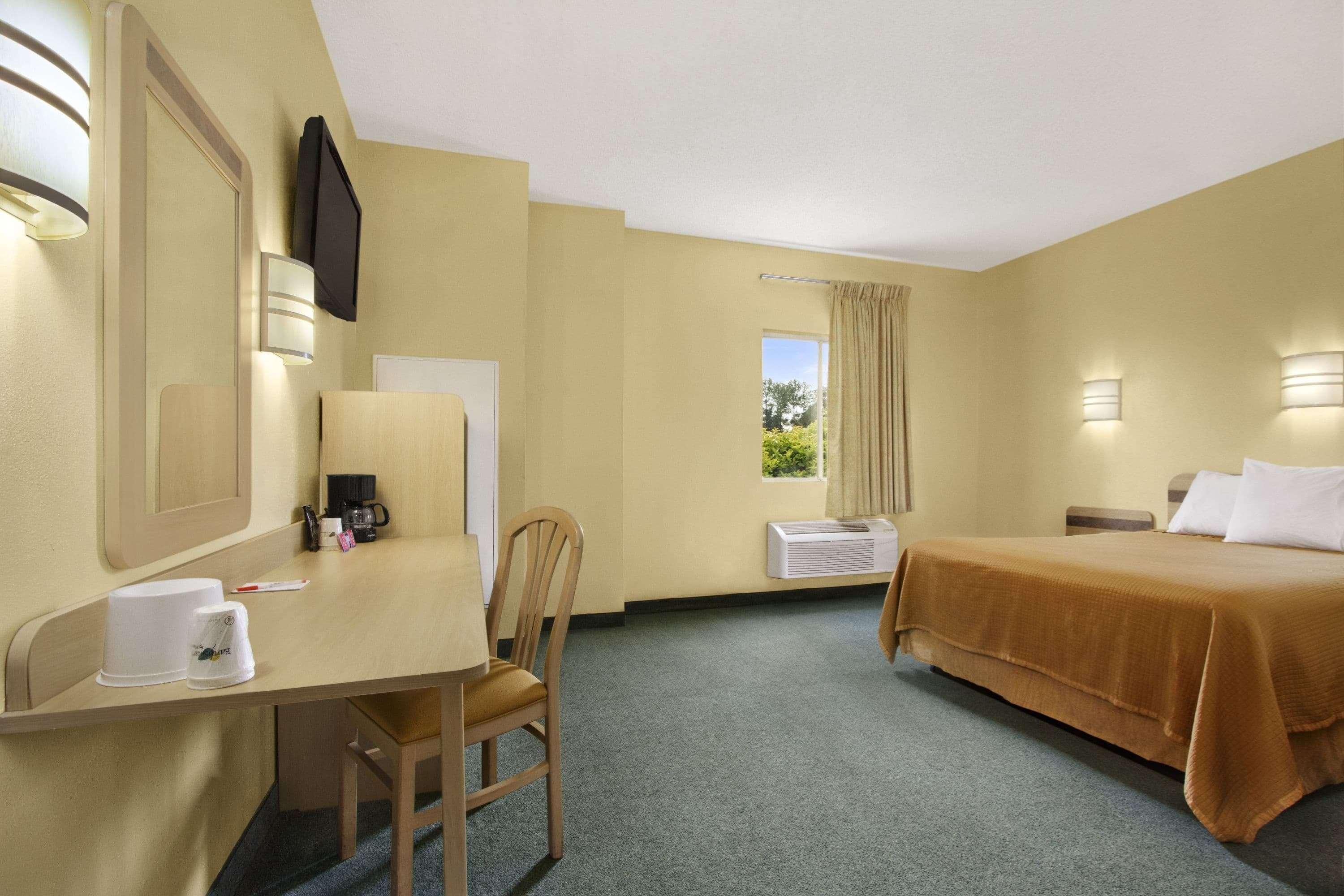 Double Queen Size Bed