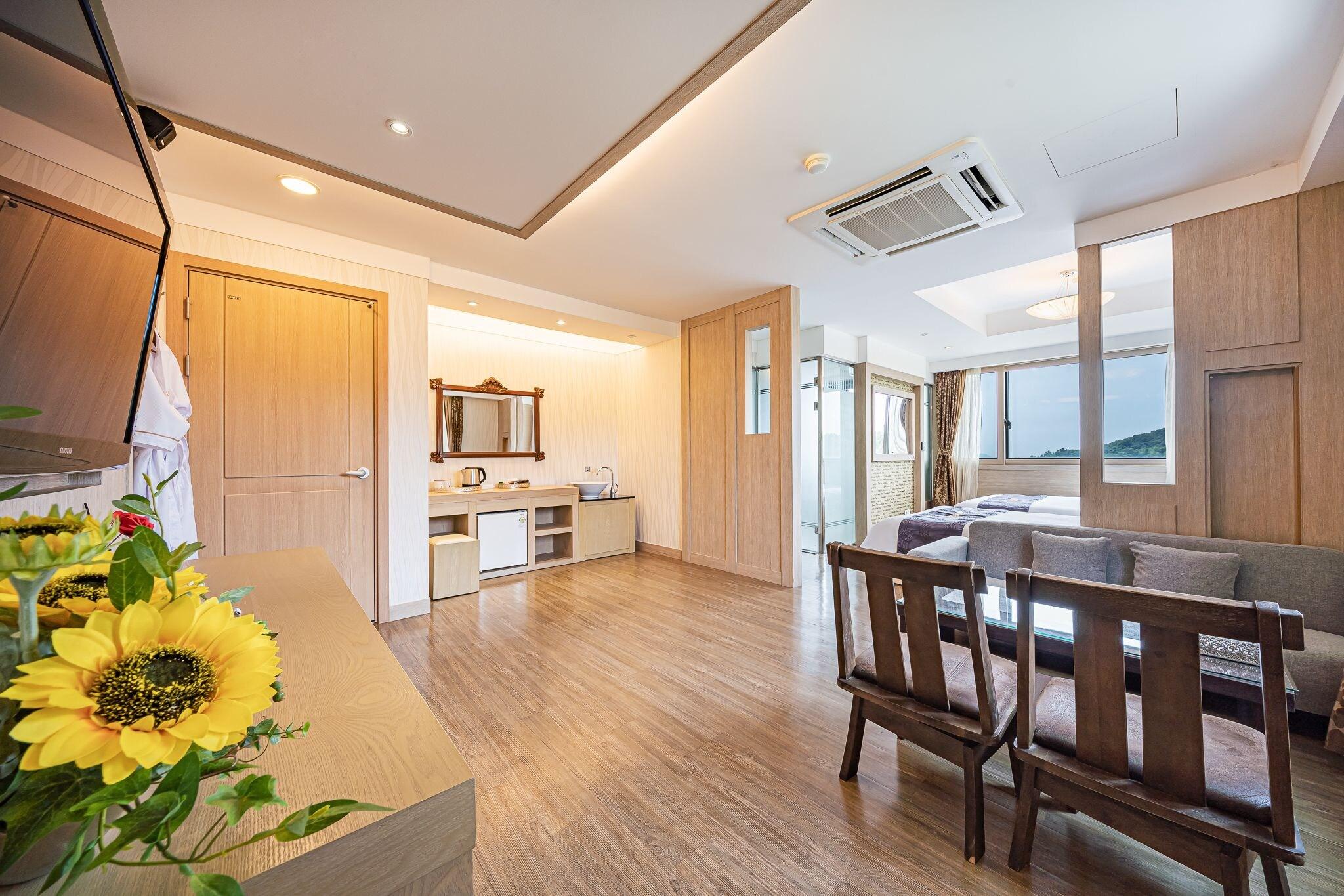 Suite Two Double Beds