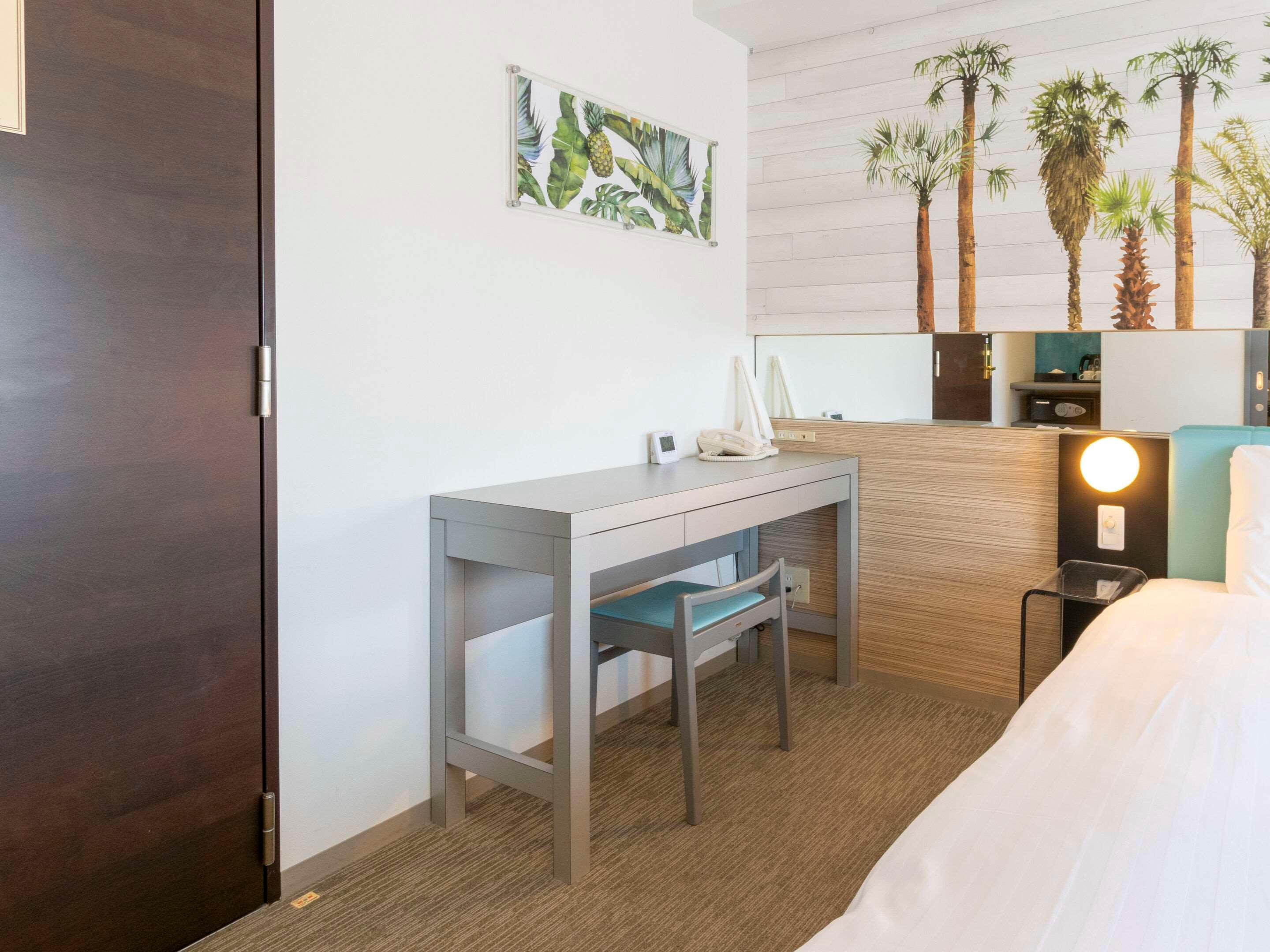 Double Queen Size Bed