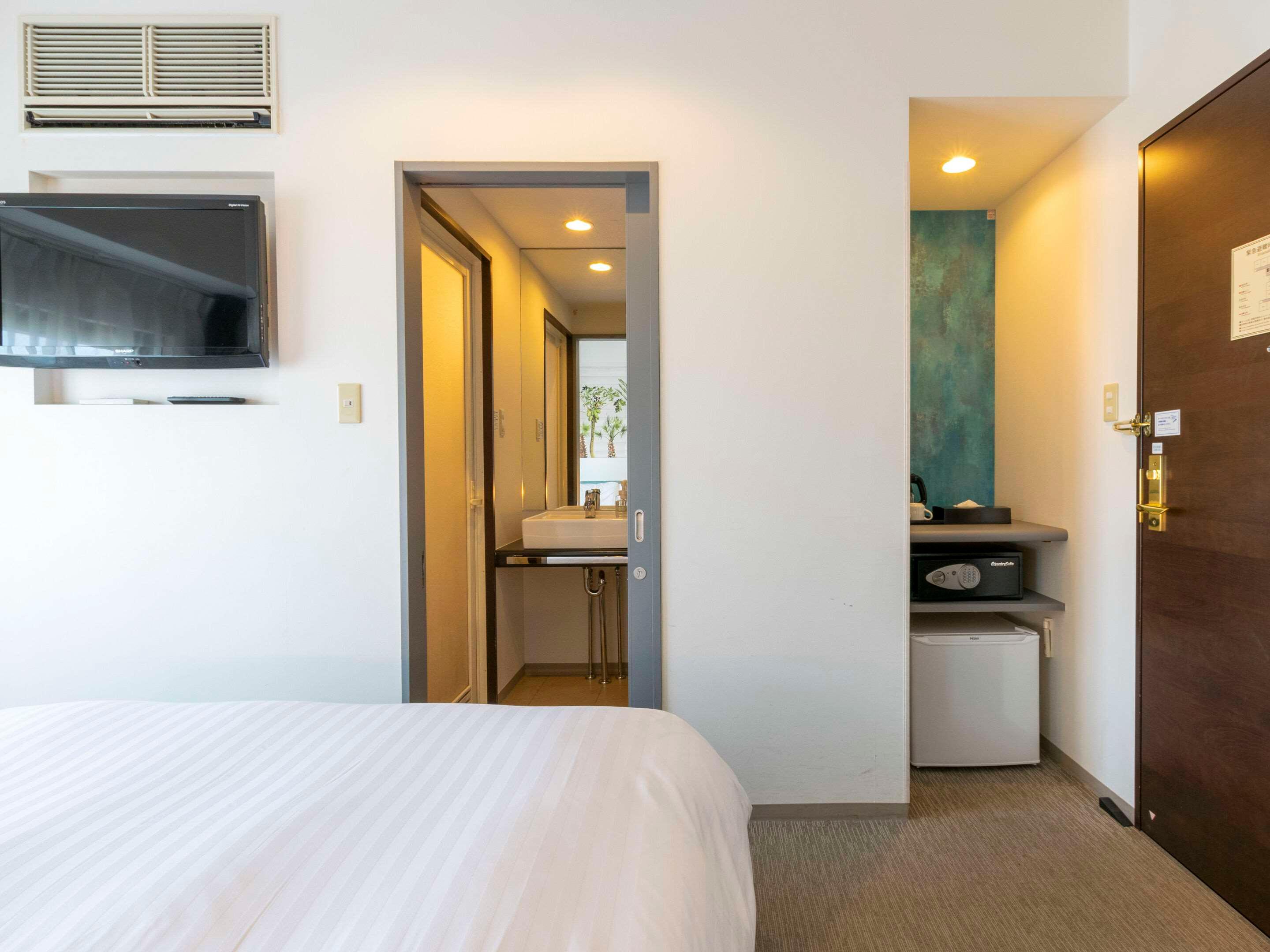 Double Queen Size Bed