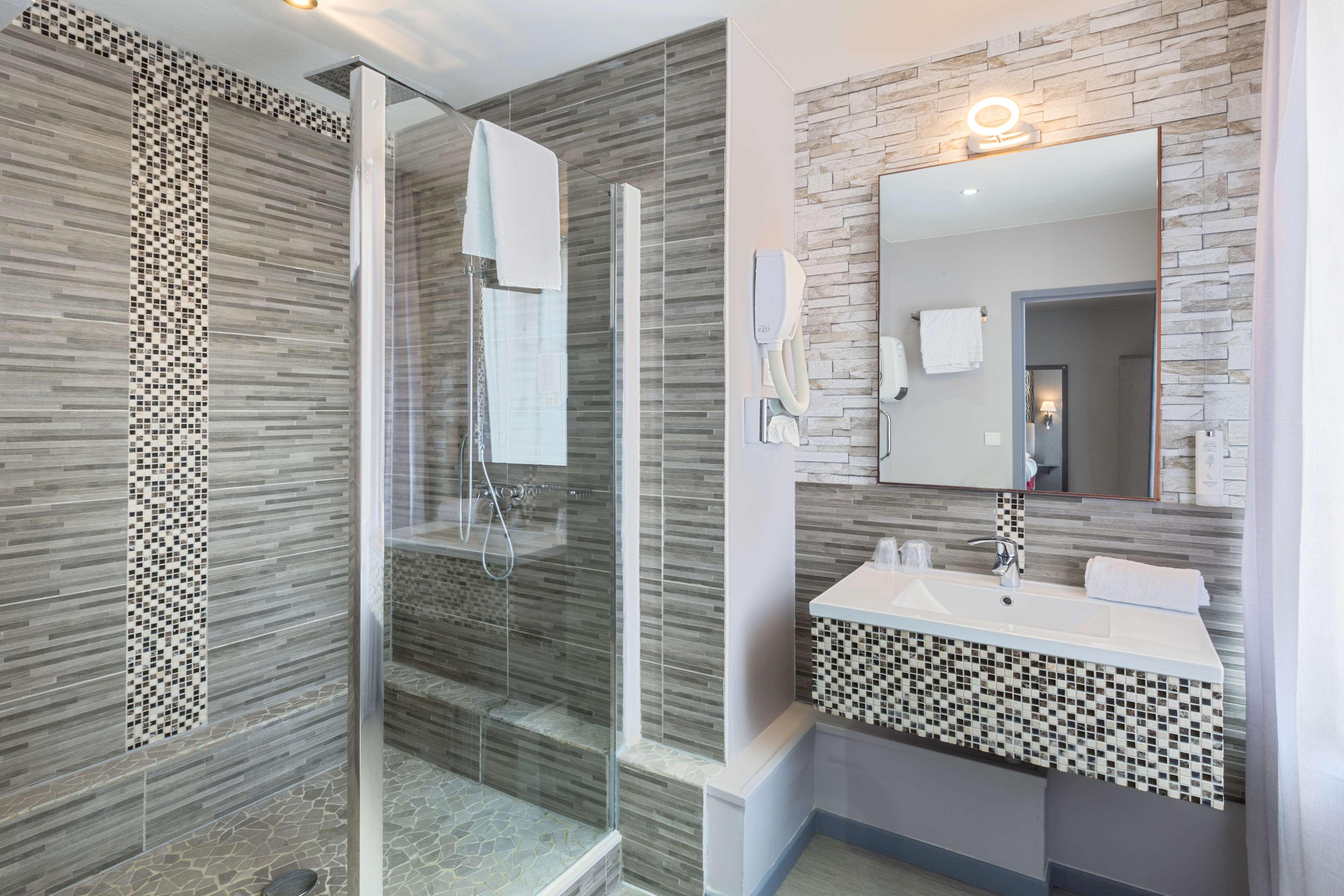 Suite Queen Size Bed