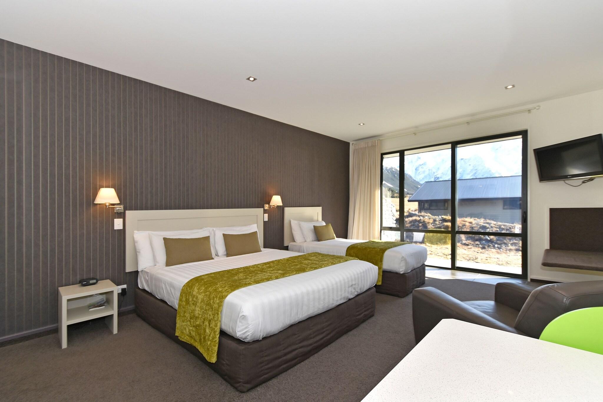 Studio Executive King Bed