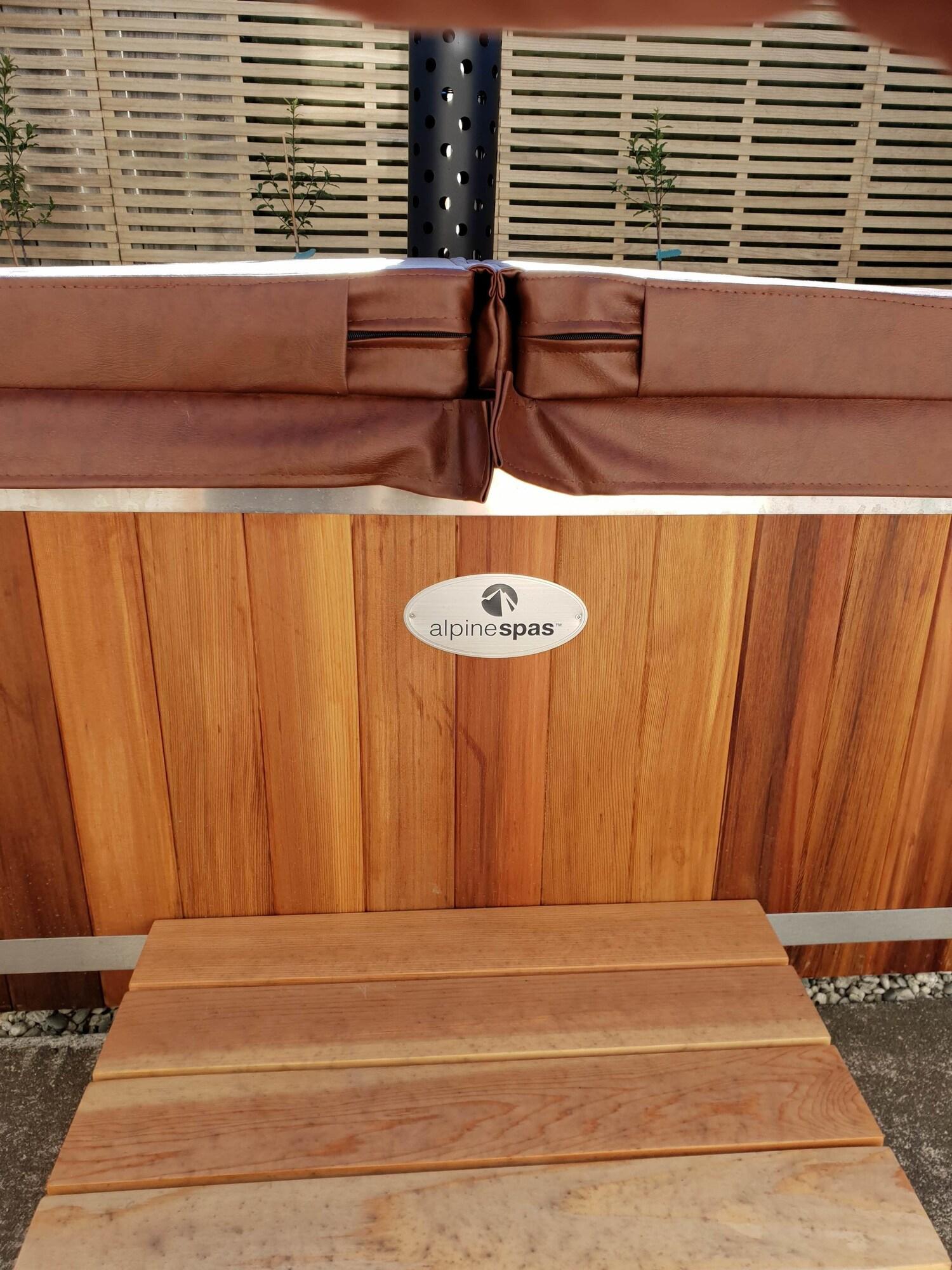 Studio Deluxe Queen Bed