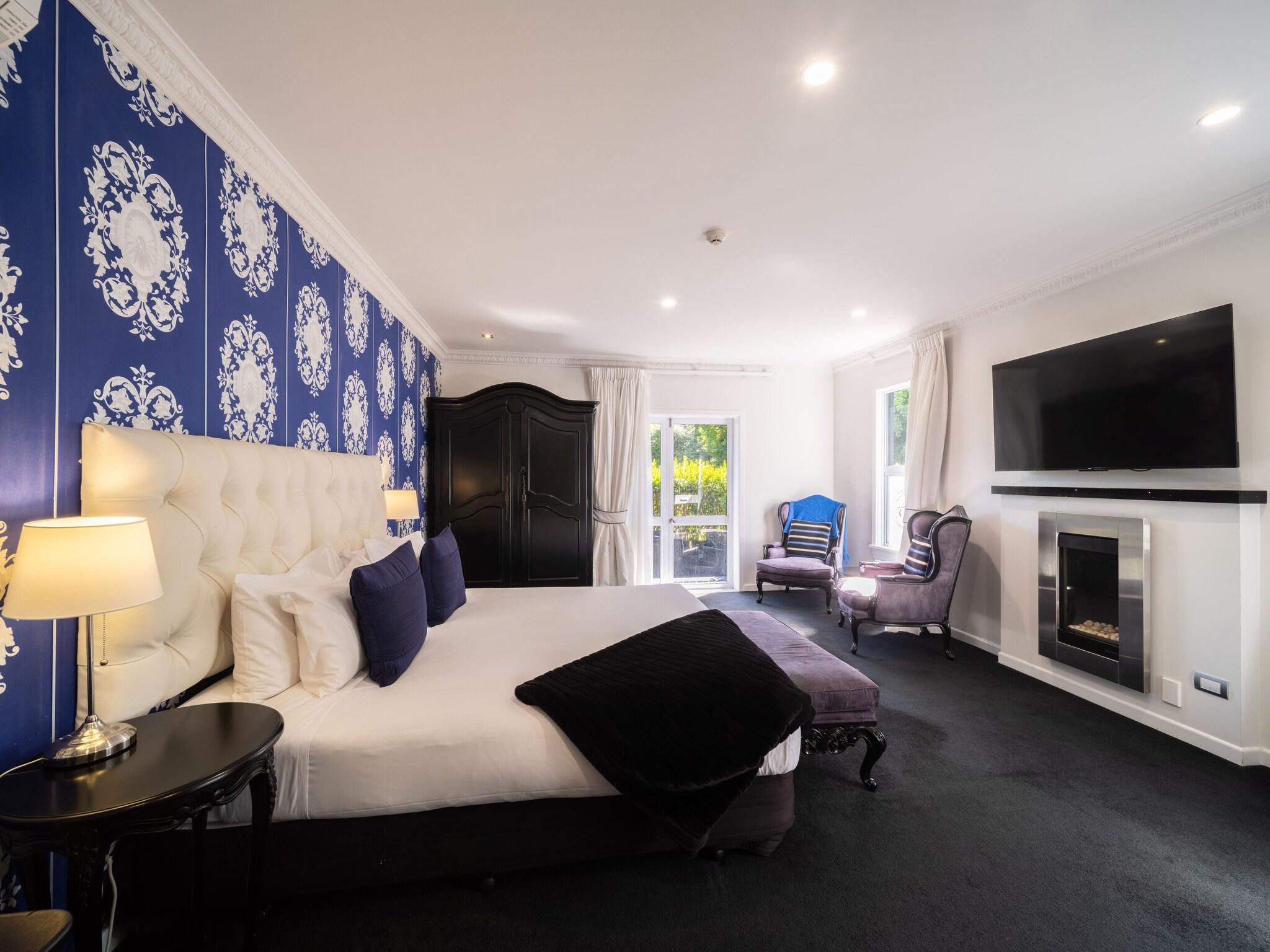 Family Room Three Beds