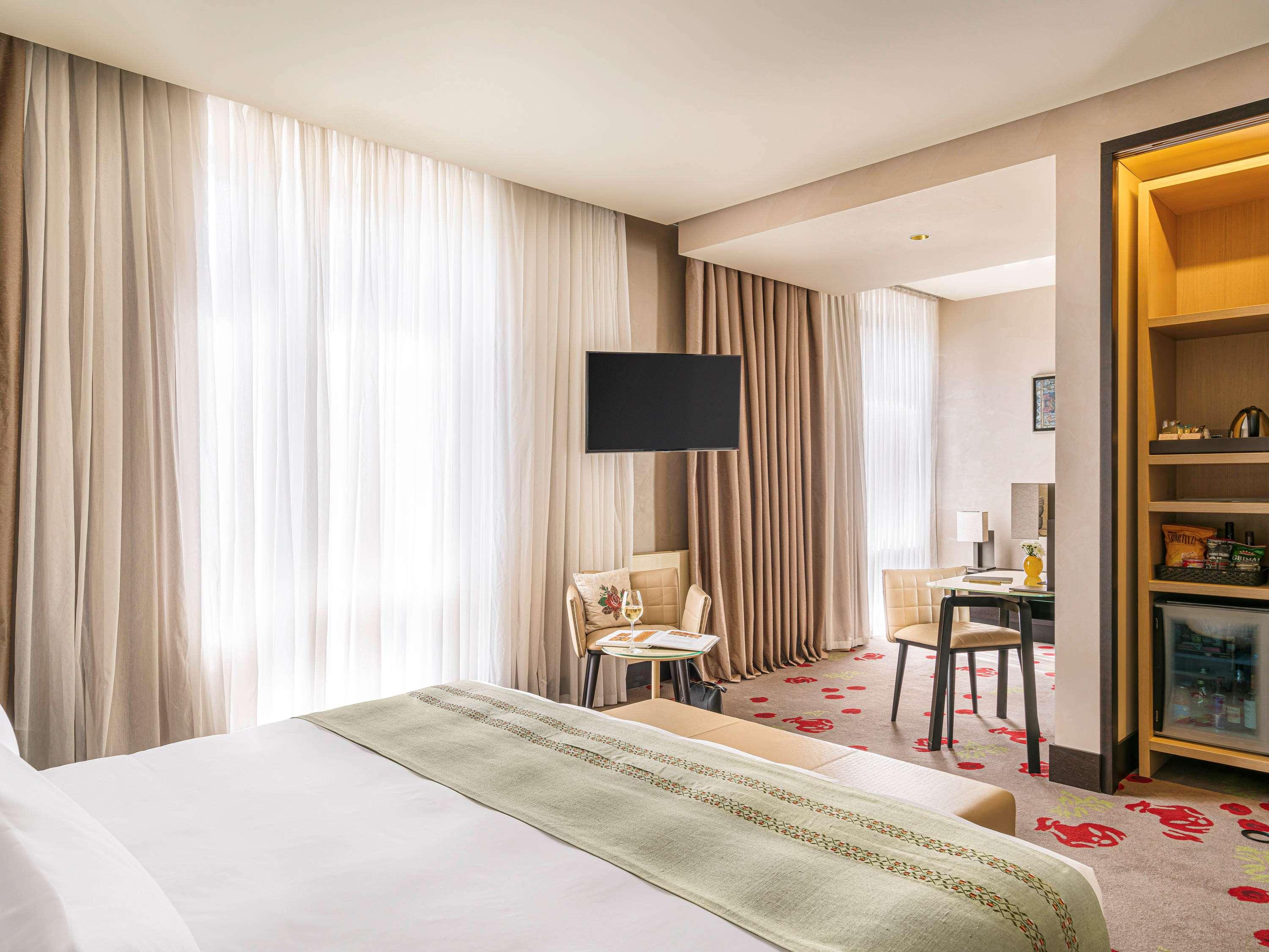 Double Superior King Bed