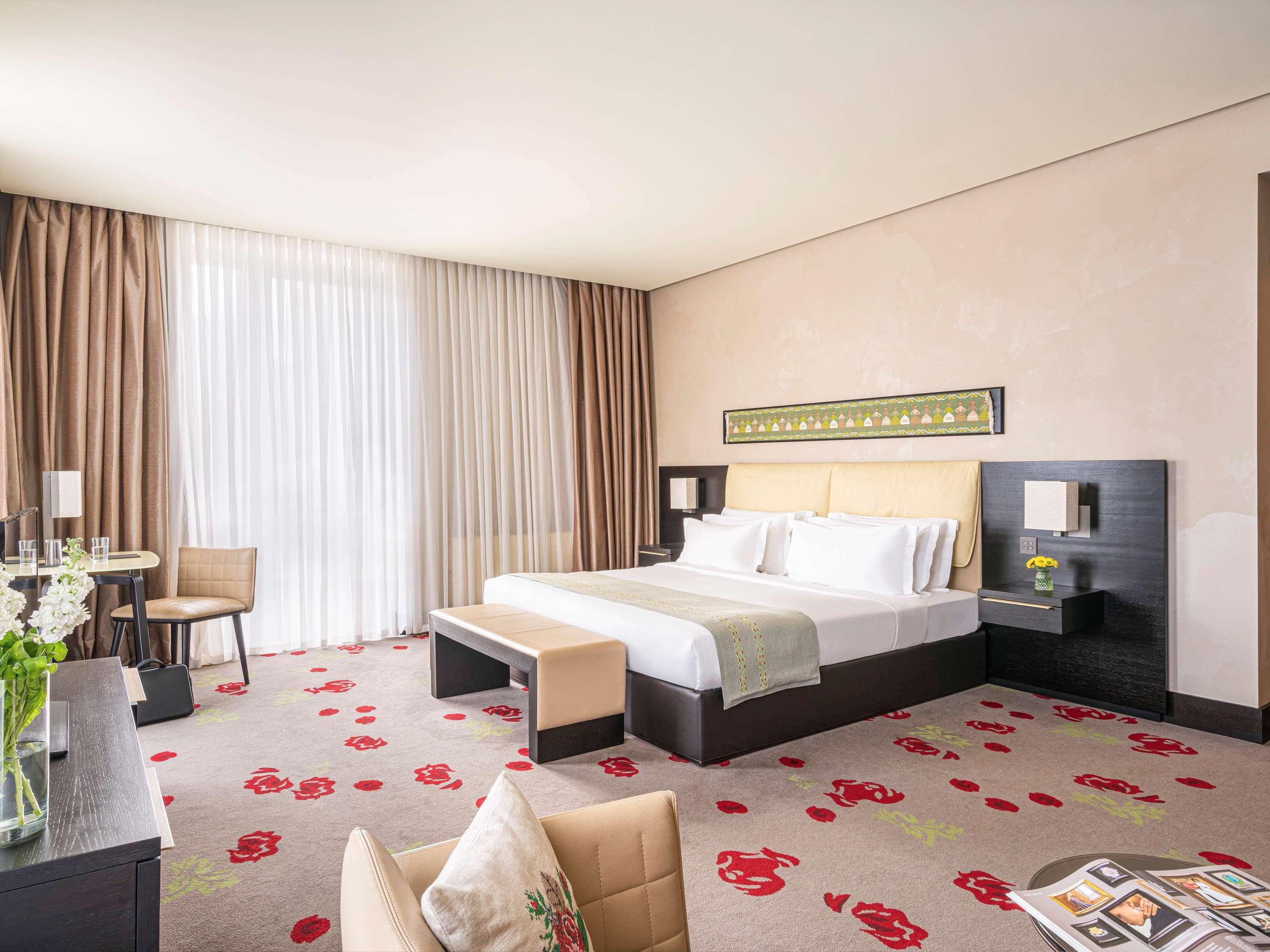 Double Deluxe King Bed