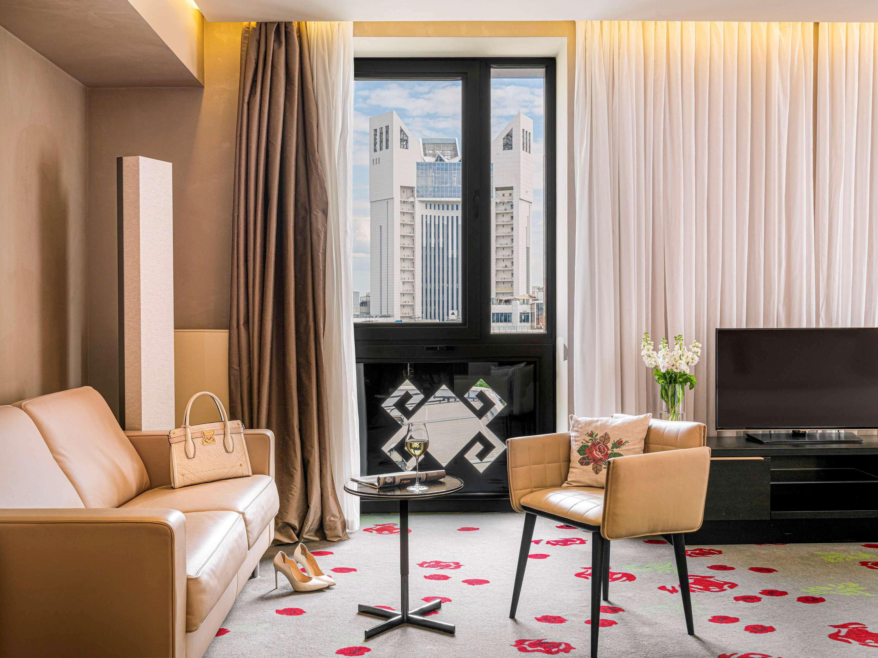 Double Deluxe King Bed