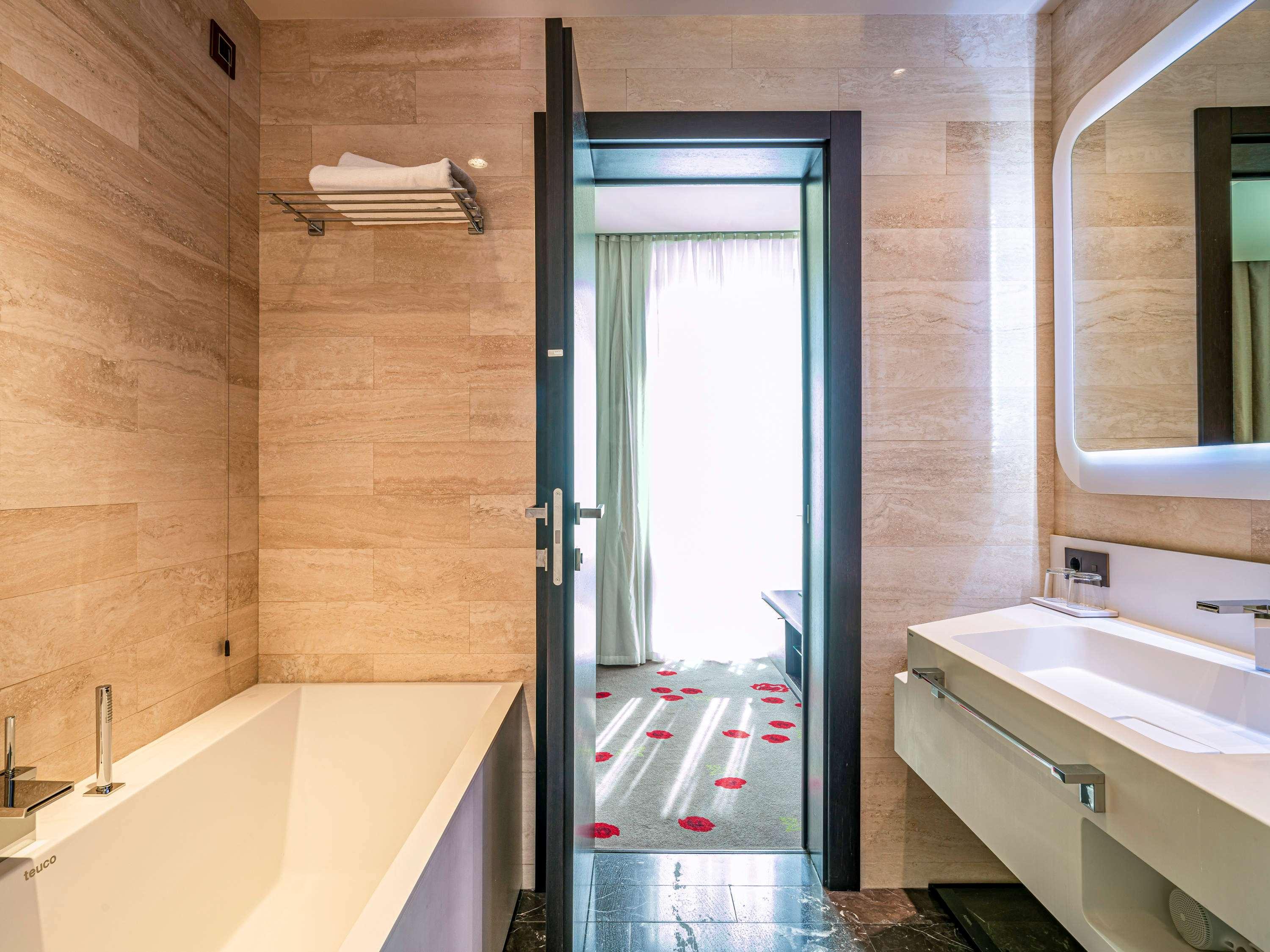 Double Superior King Bed