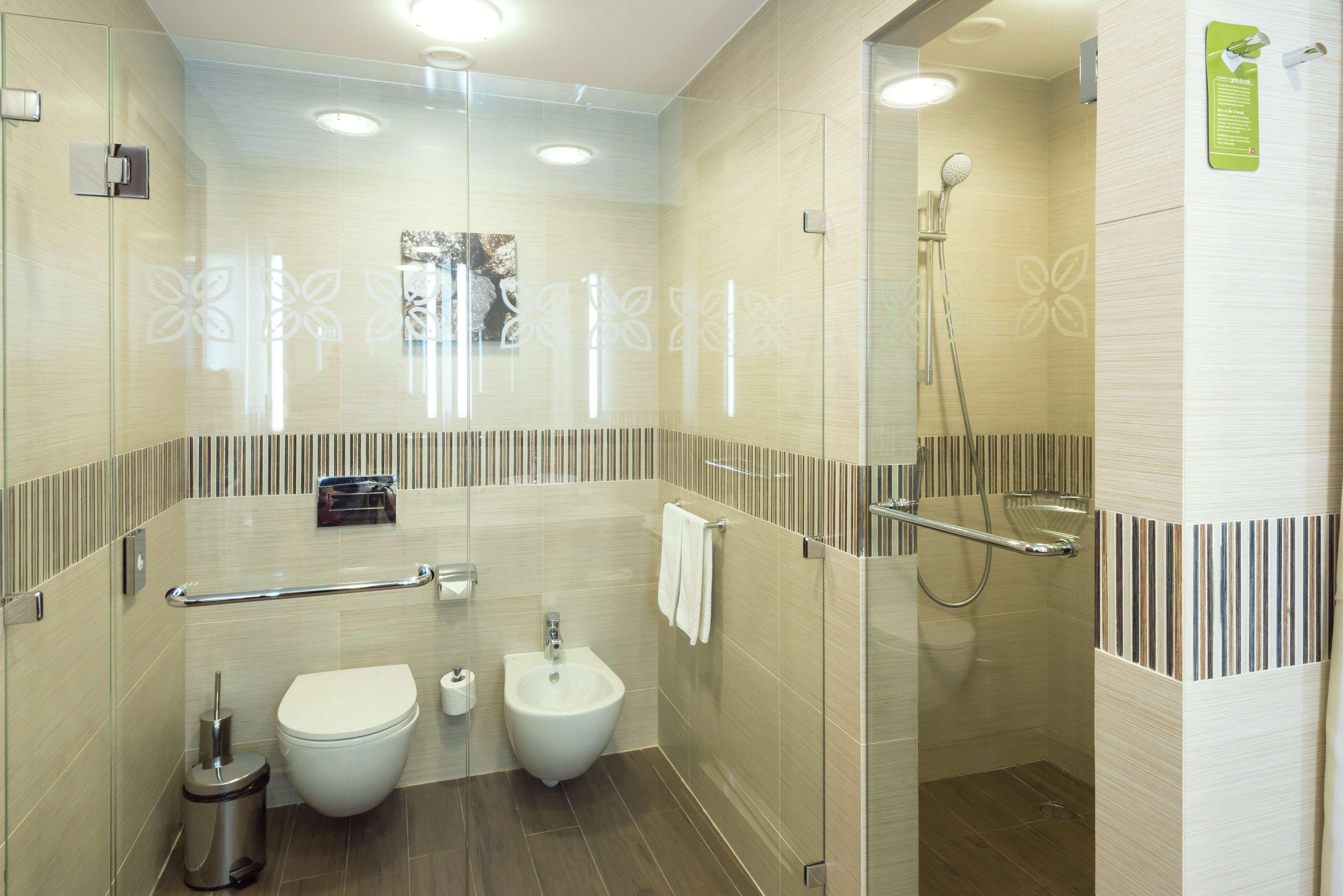 Double Queen Size Bed