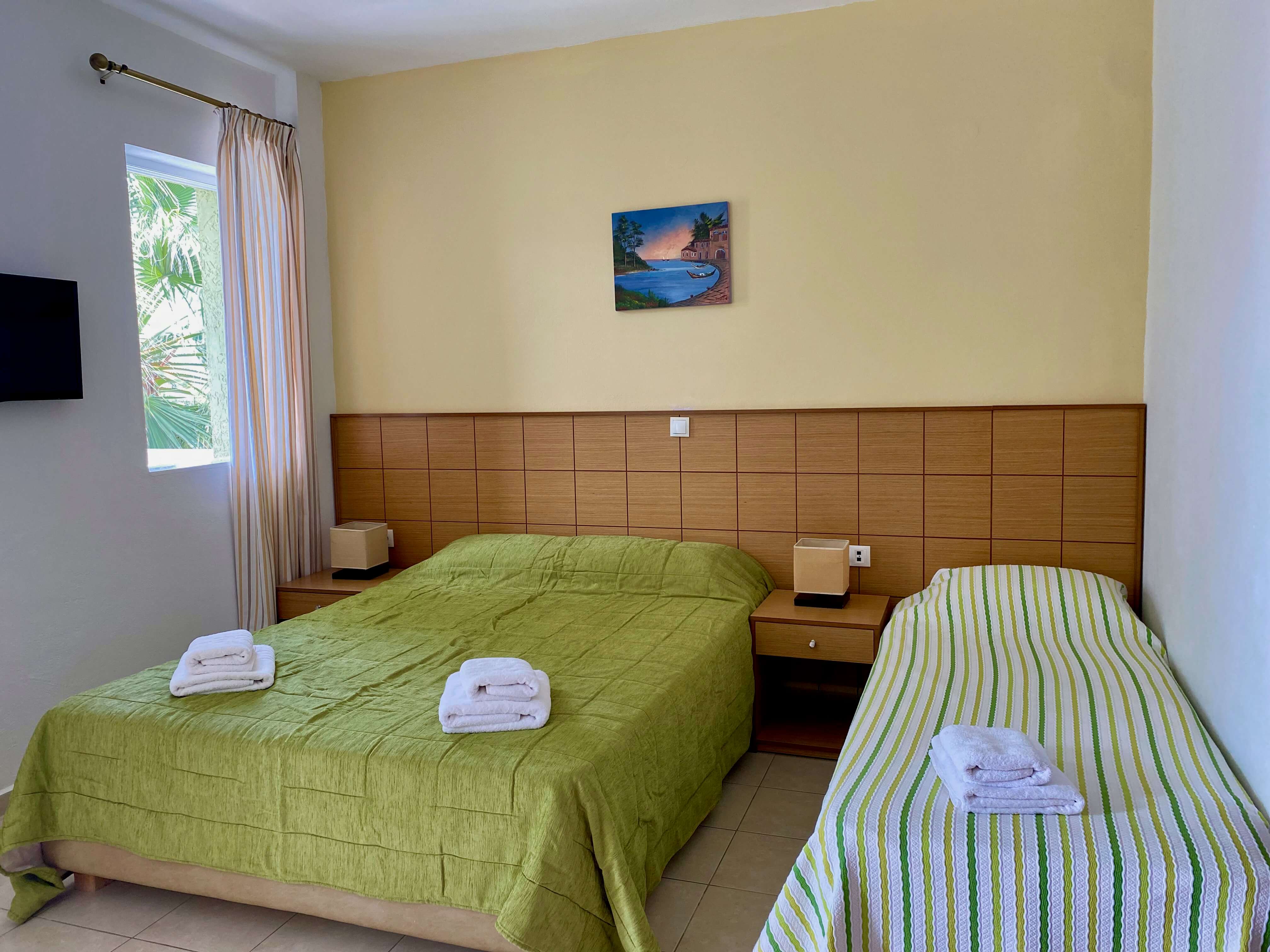 Studio Superior Capacity 3