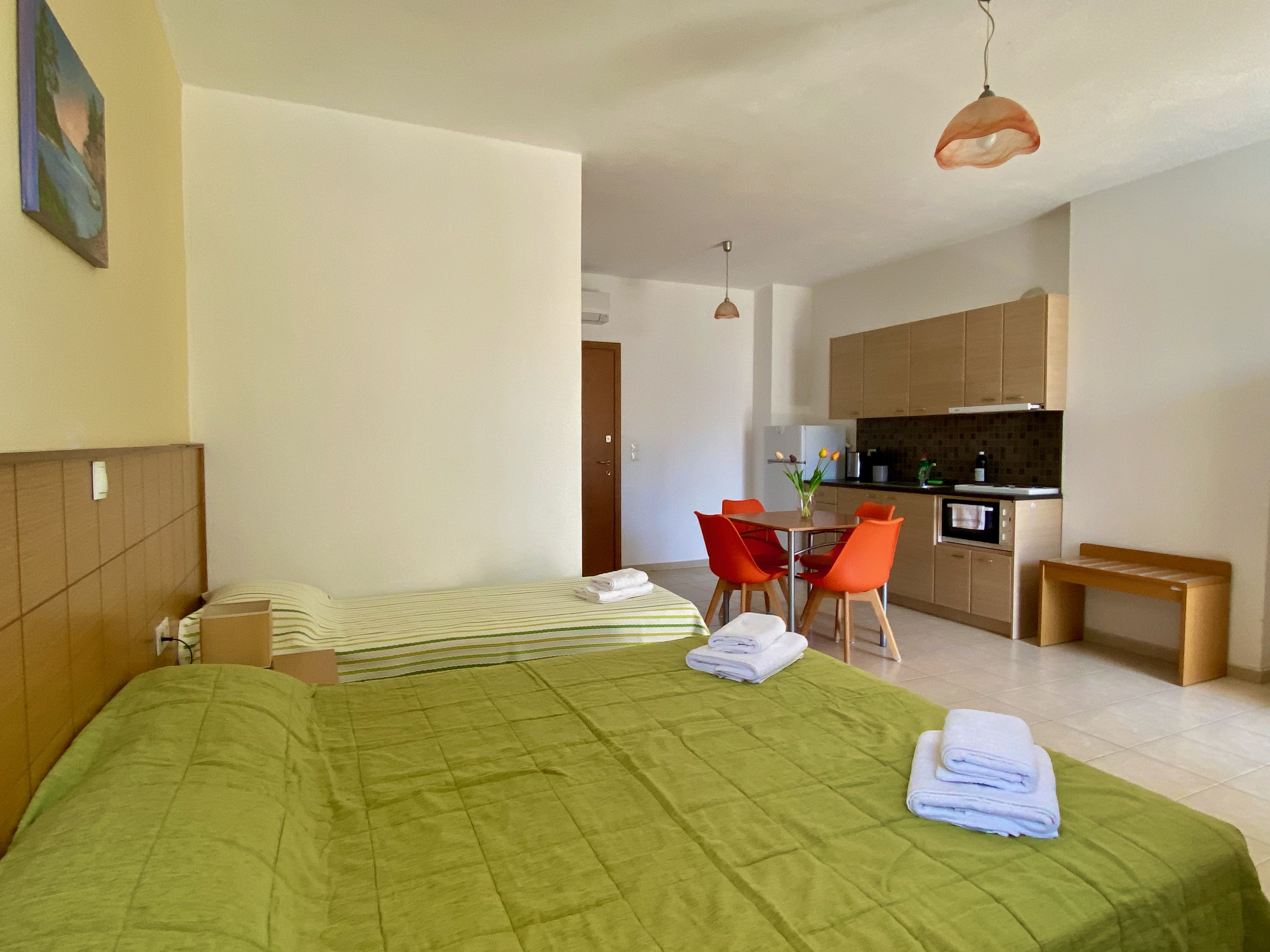 Studio Superior Capacity 3