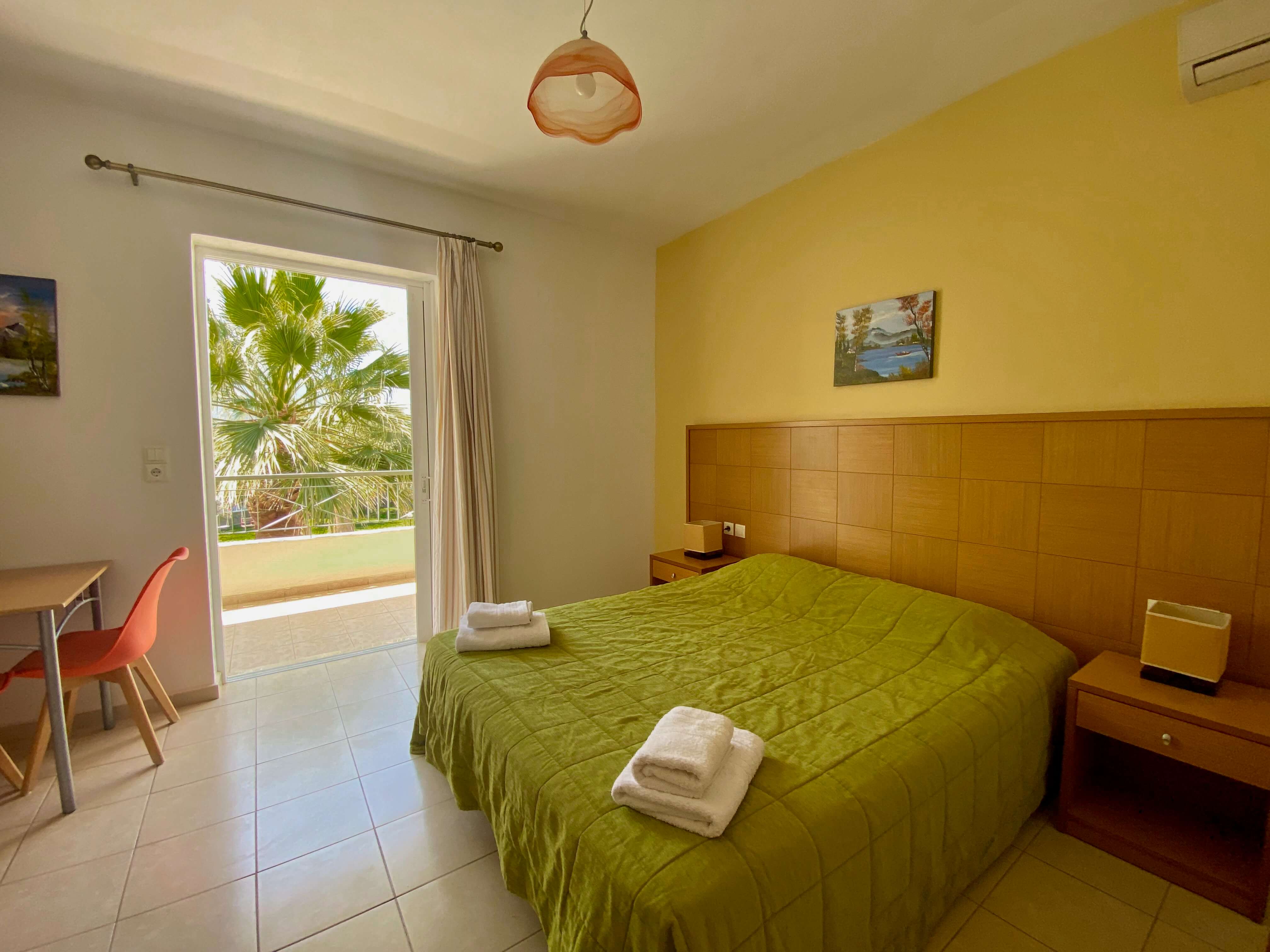 Studio Superior Capacity 2