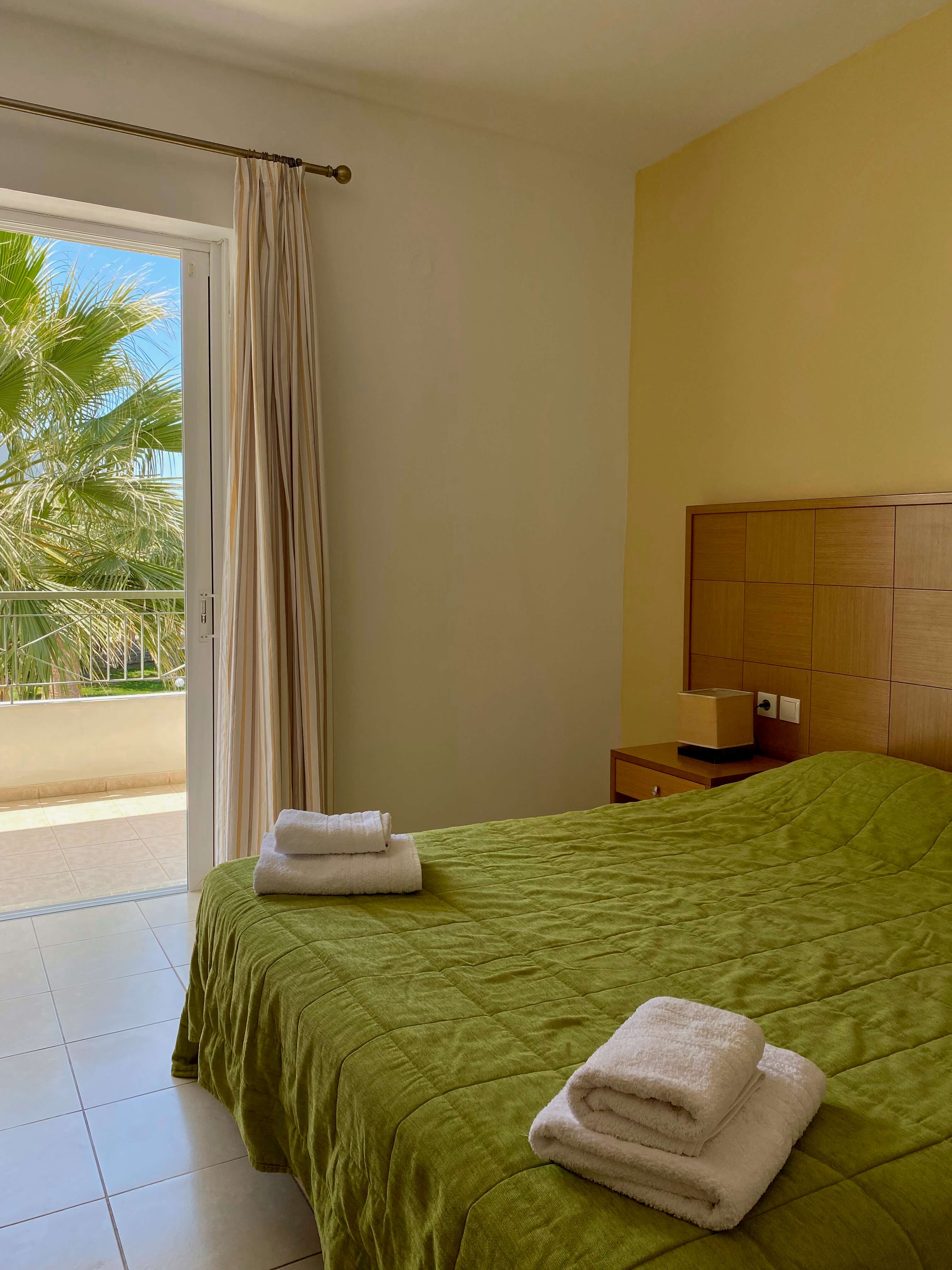 Studio Superior Capacity 2