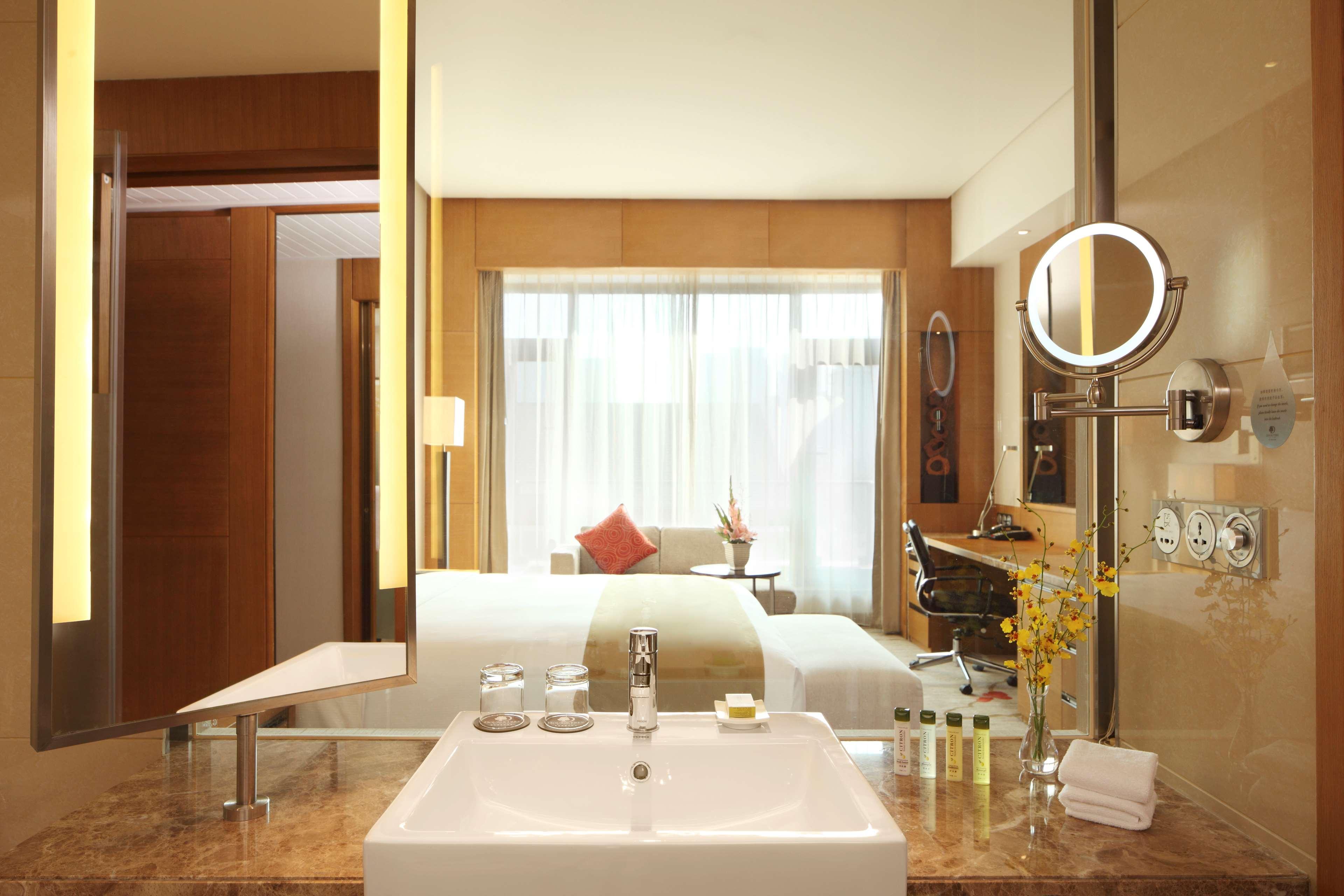 Double Guest Room King Bed