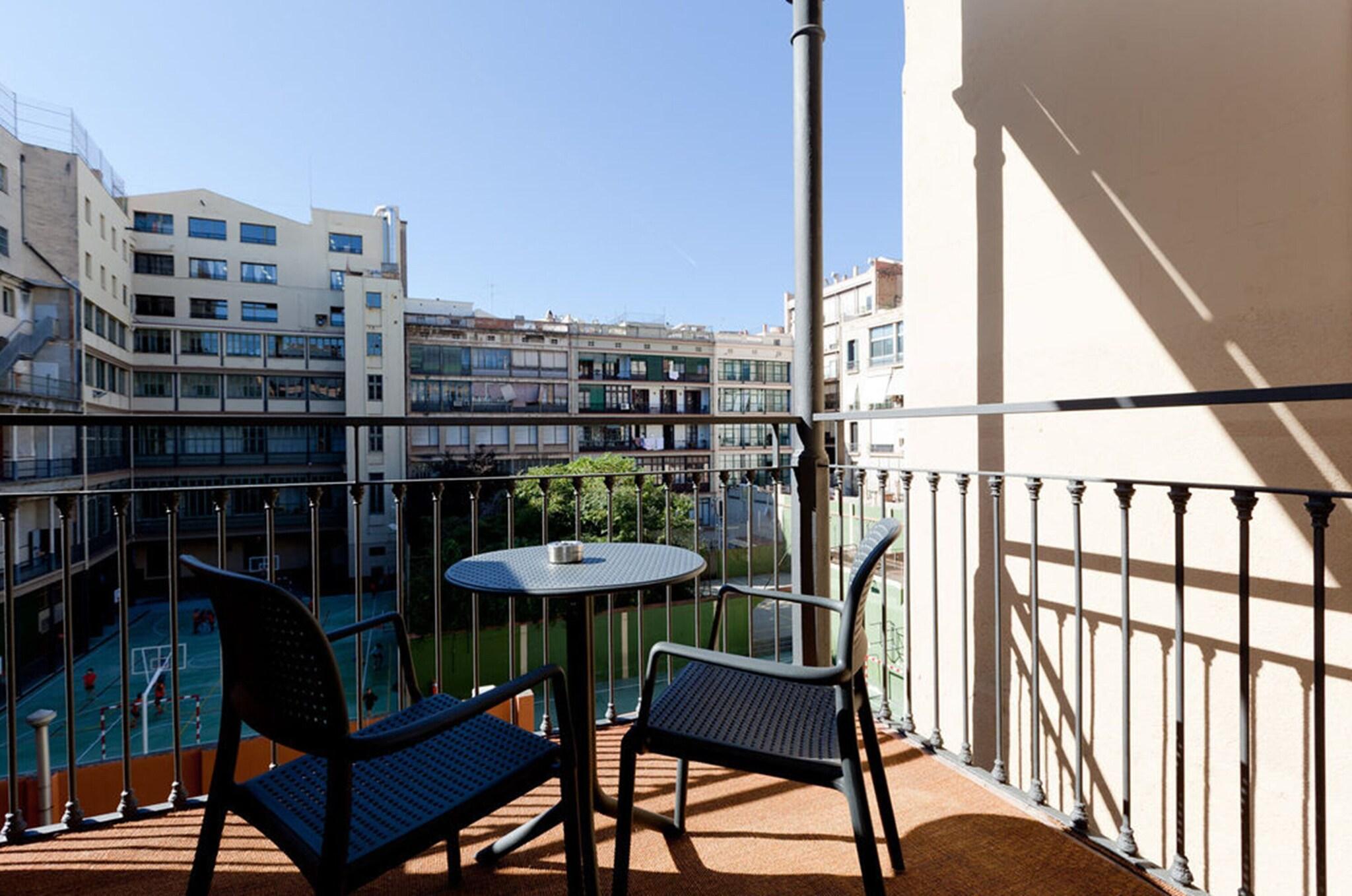 Double Deluxe King Bed