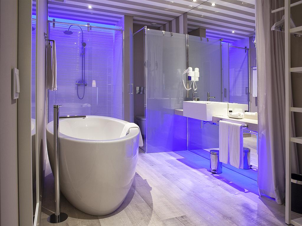 Double Deluxe Pool View