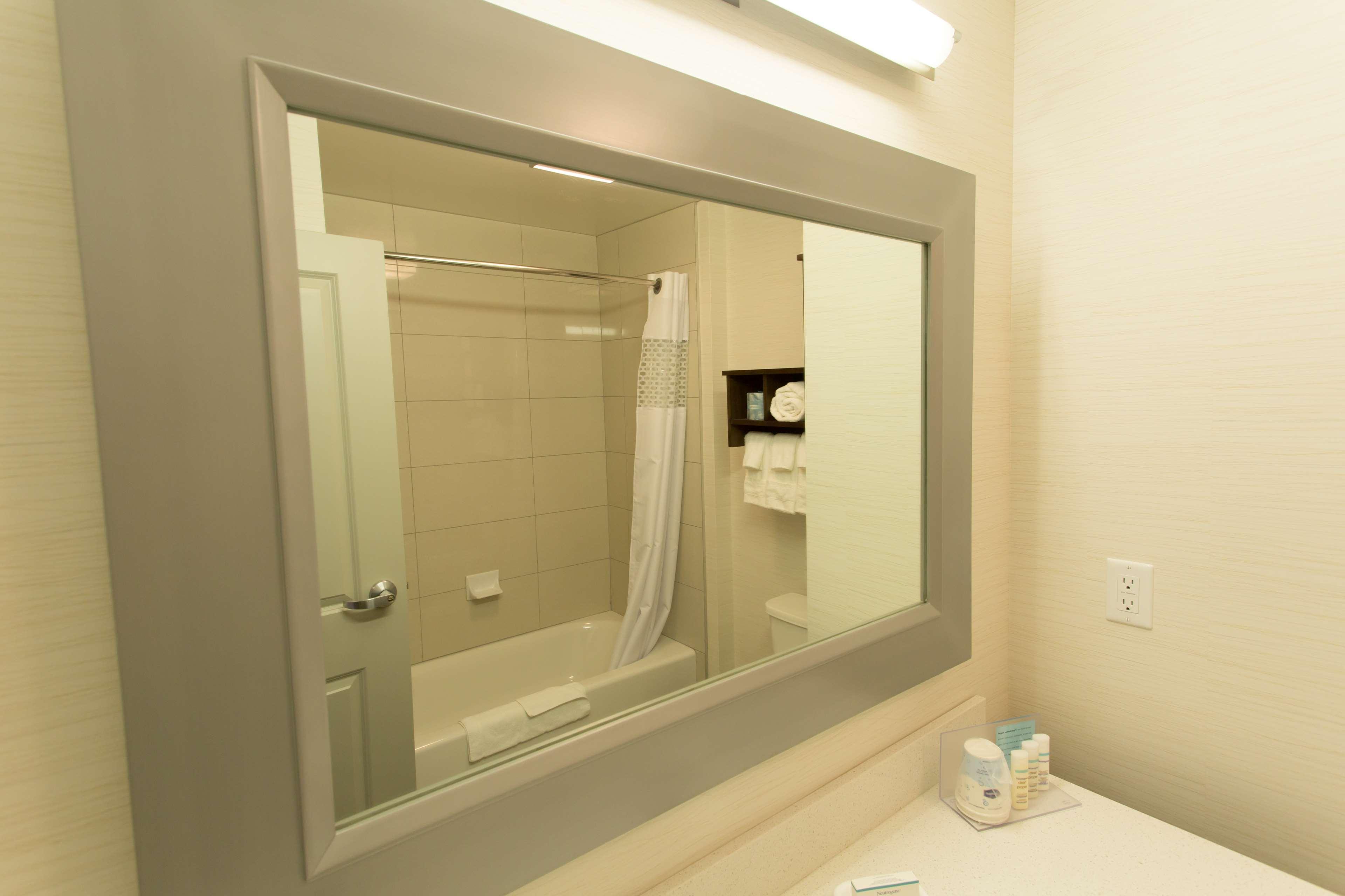 Twin Two Queen Beds Non Smoking