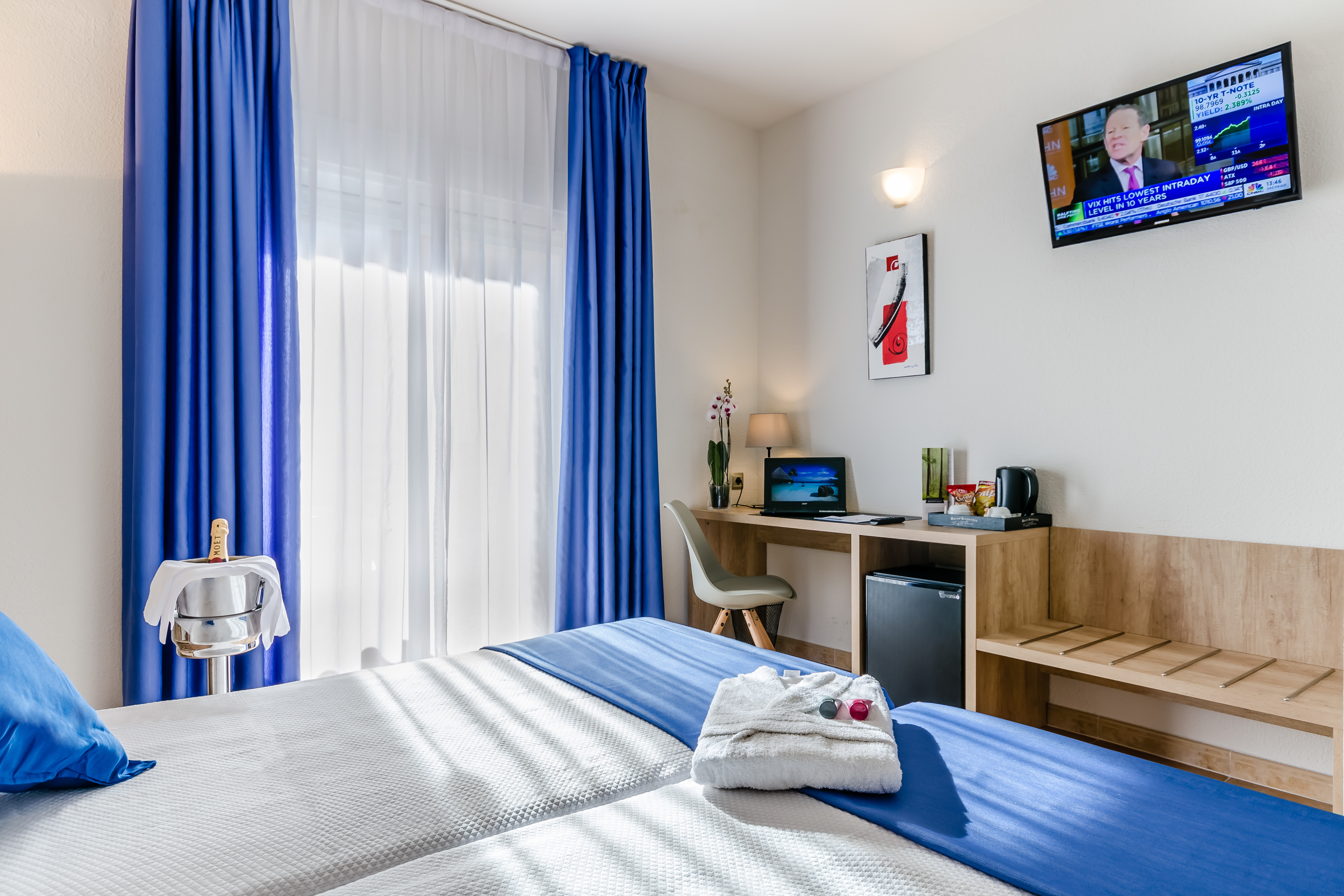 Double or Twin Standard