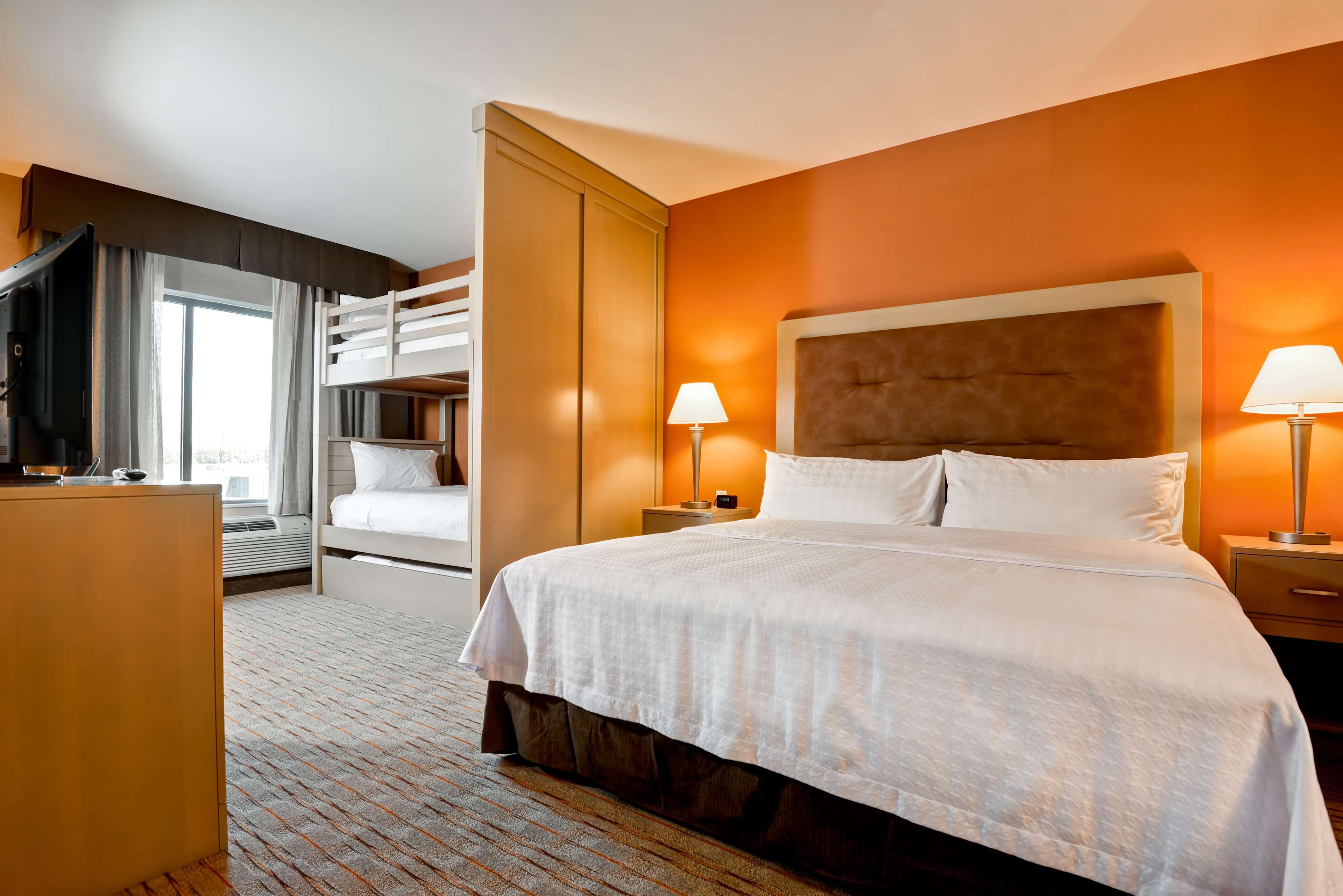 Suite King Size Bed