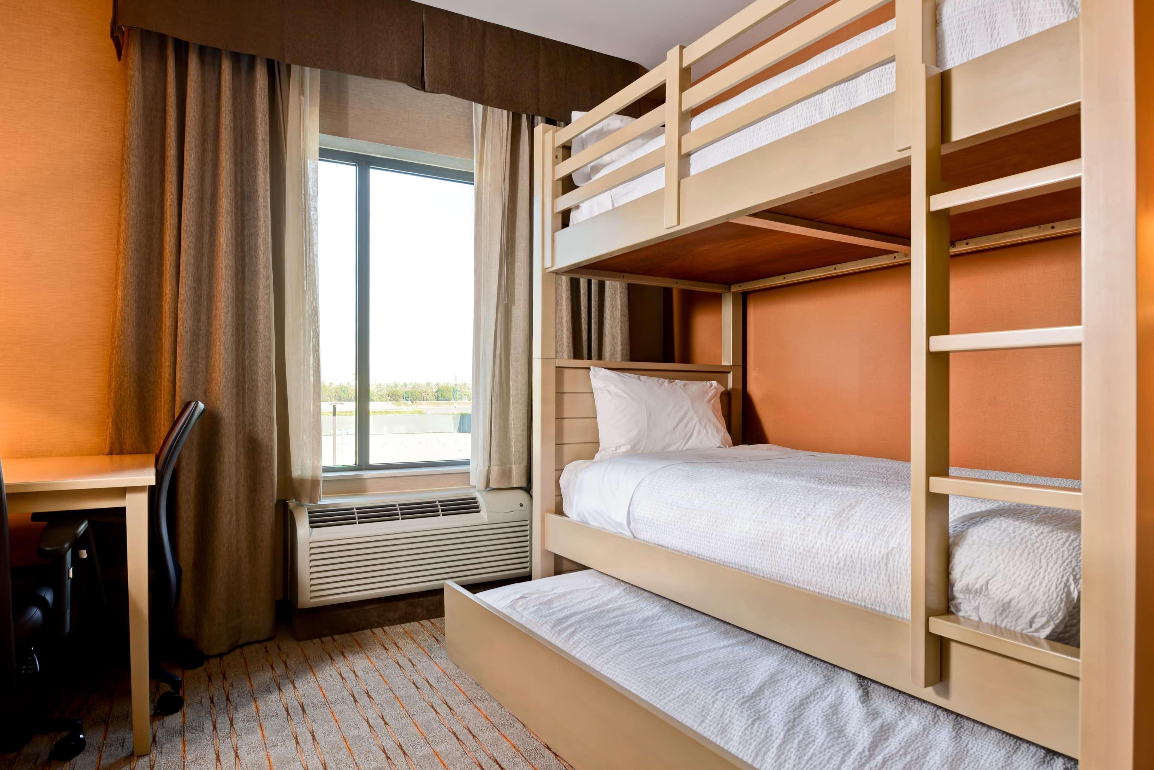 Suite King Size Bed