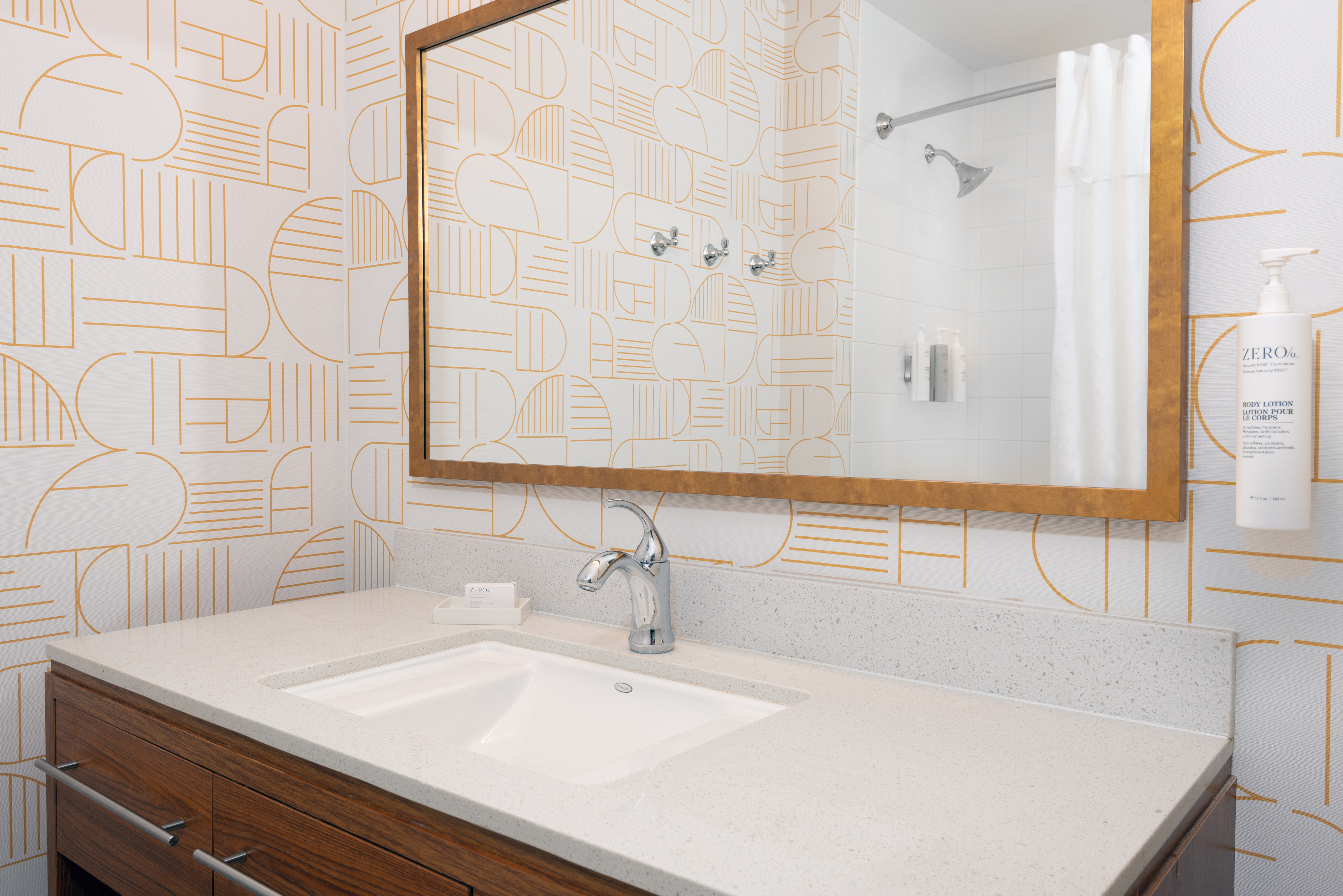 Studio Two Queen Beds Non Smoking