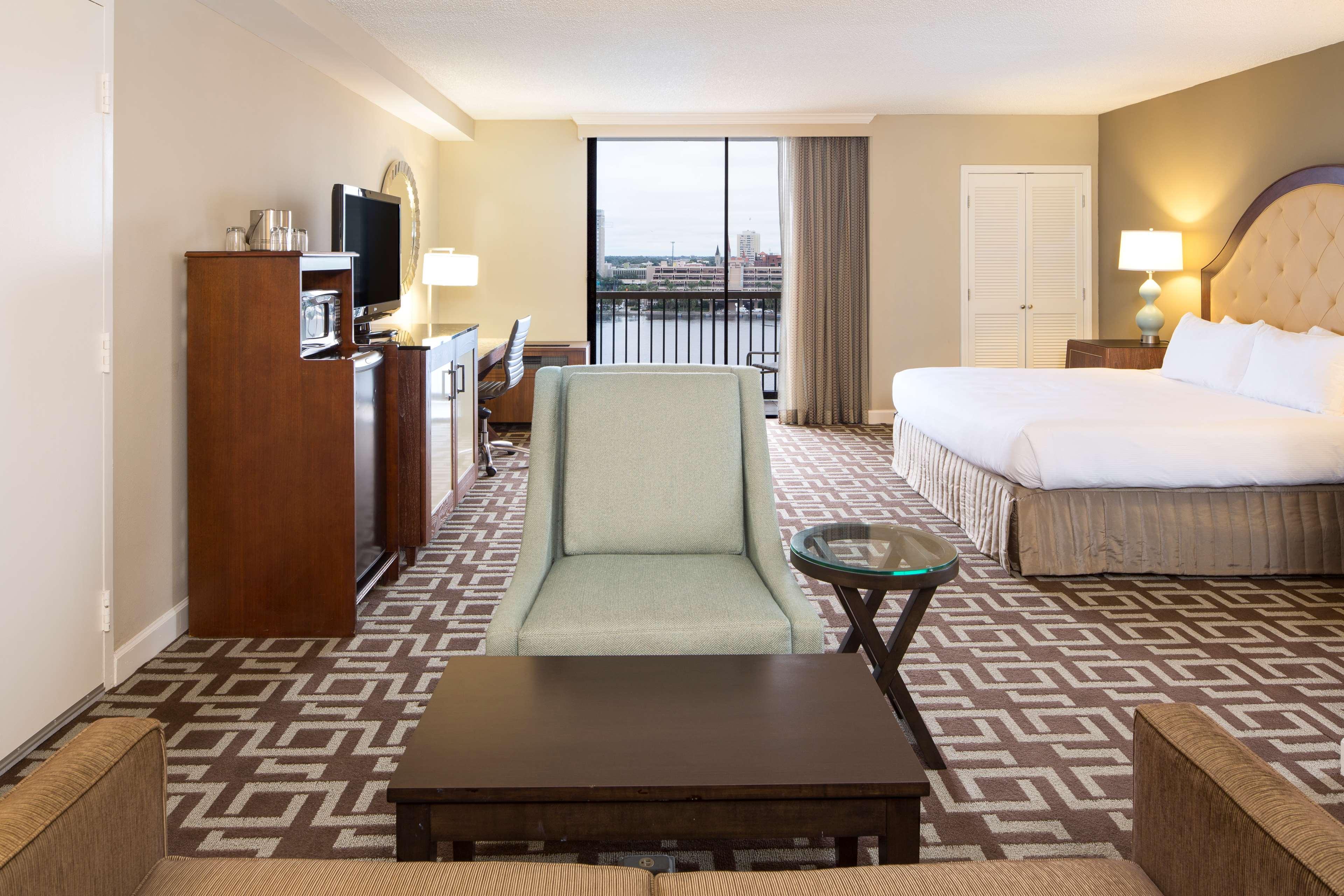 Junior Suite King Size Bed