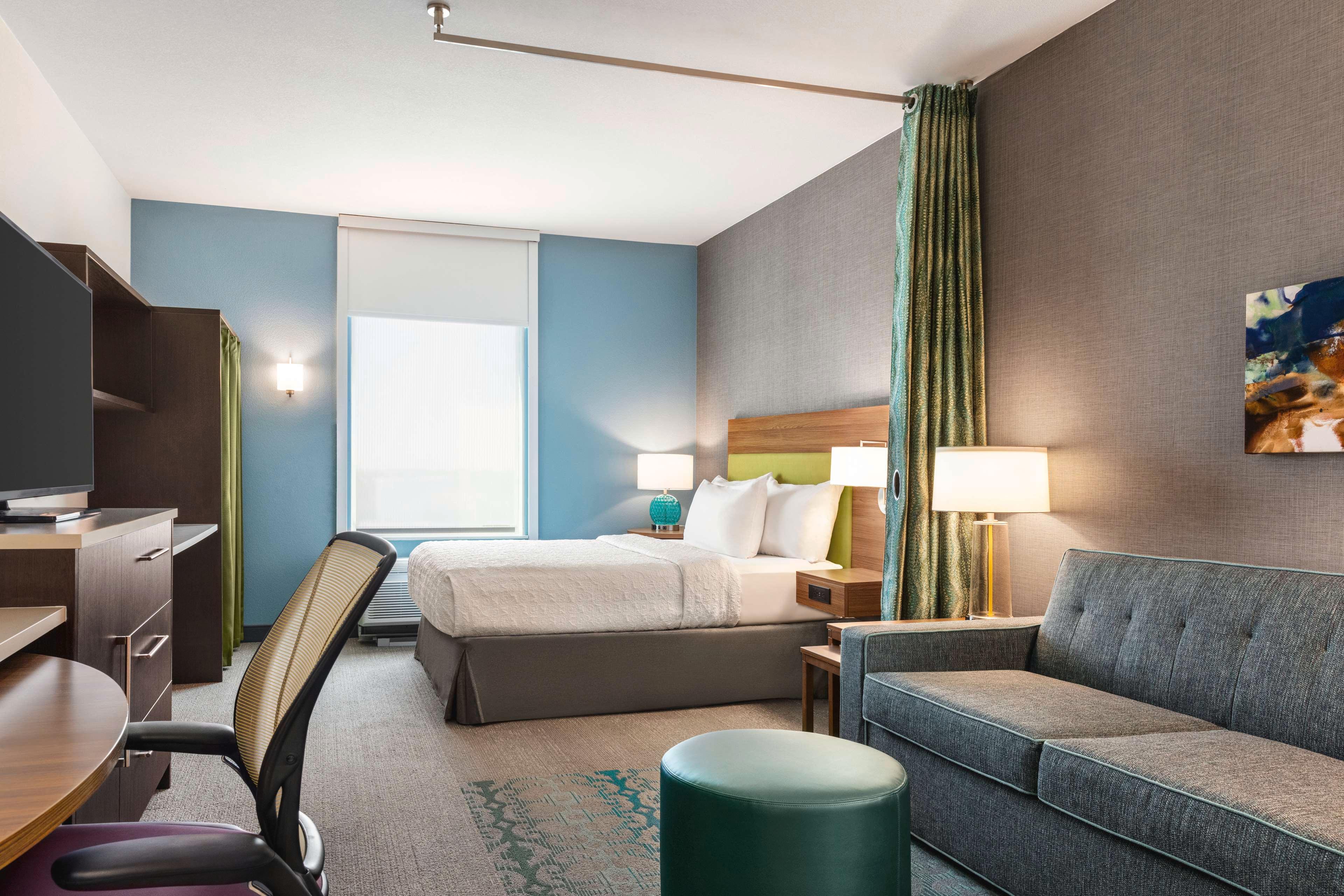 Studio Queen Size Bed