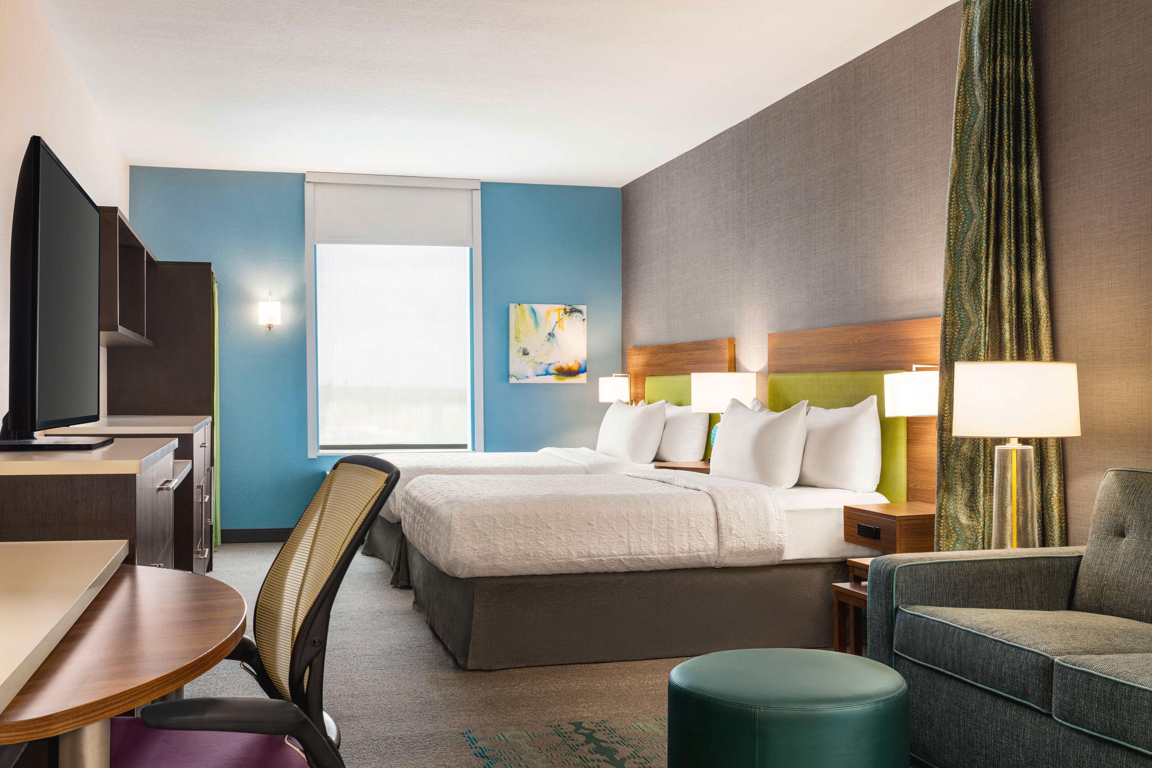 Studio Two Queen Beds Non Smoking