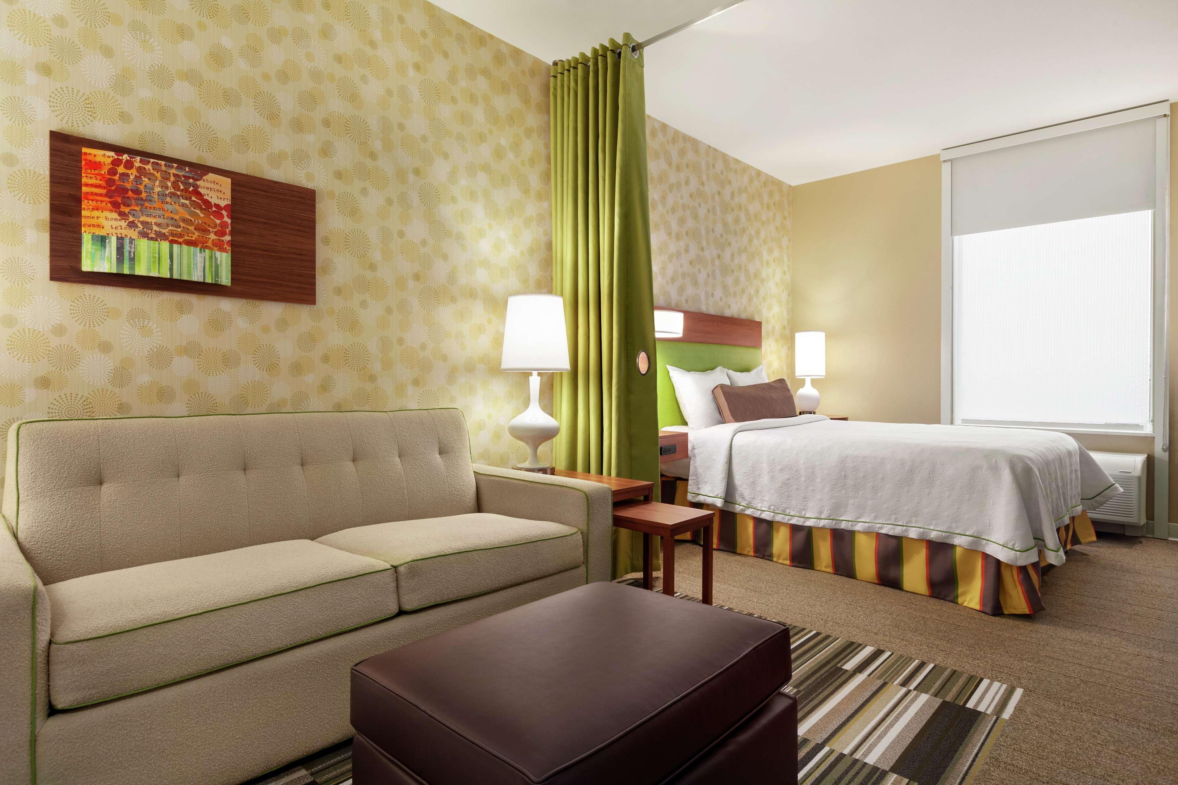 Studio Queen Size Bed