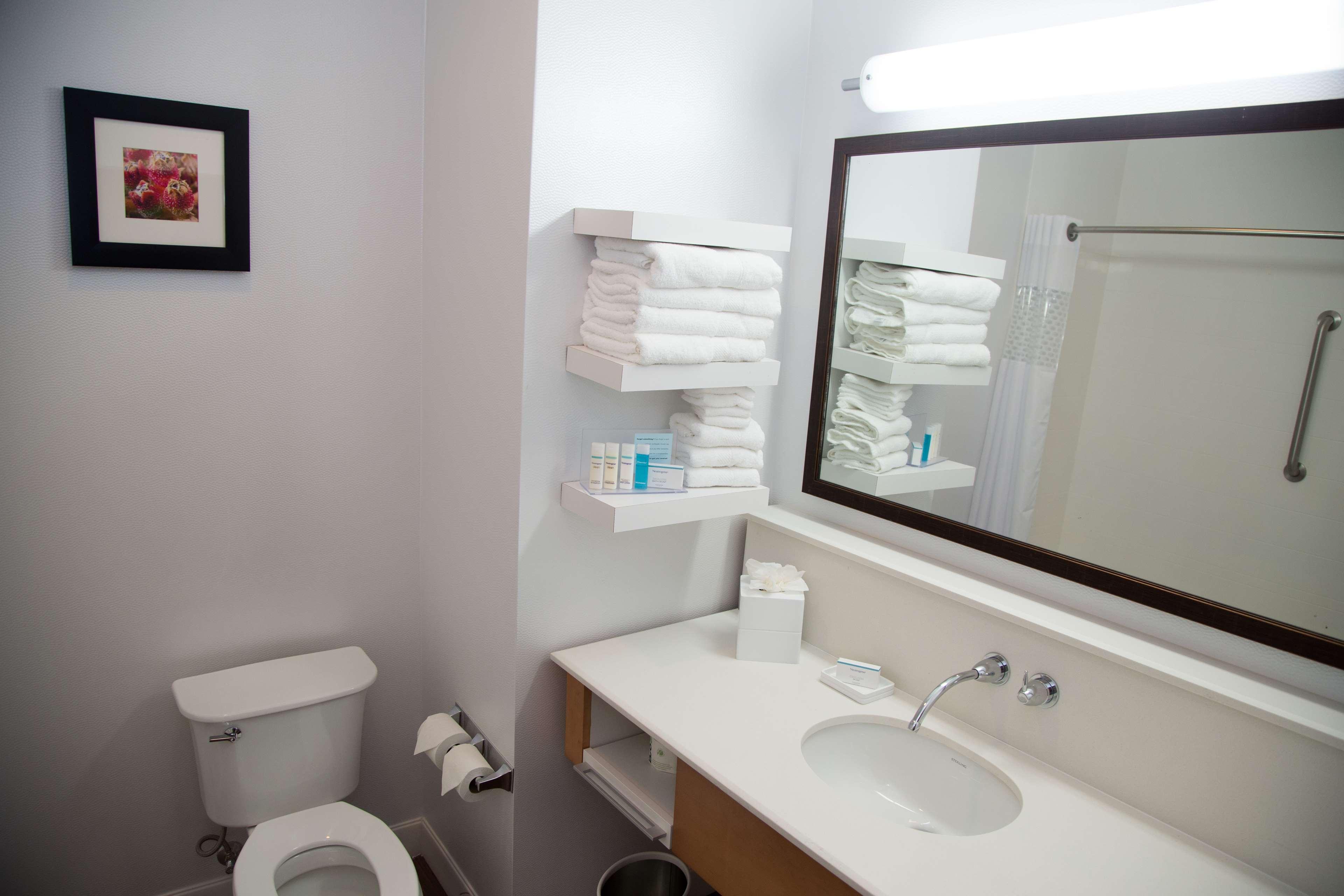 Twin Two Queen Beds Non Smoking