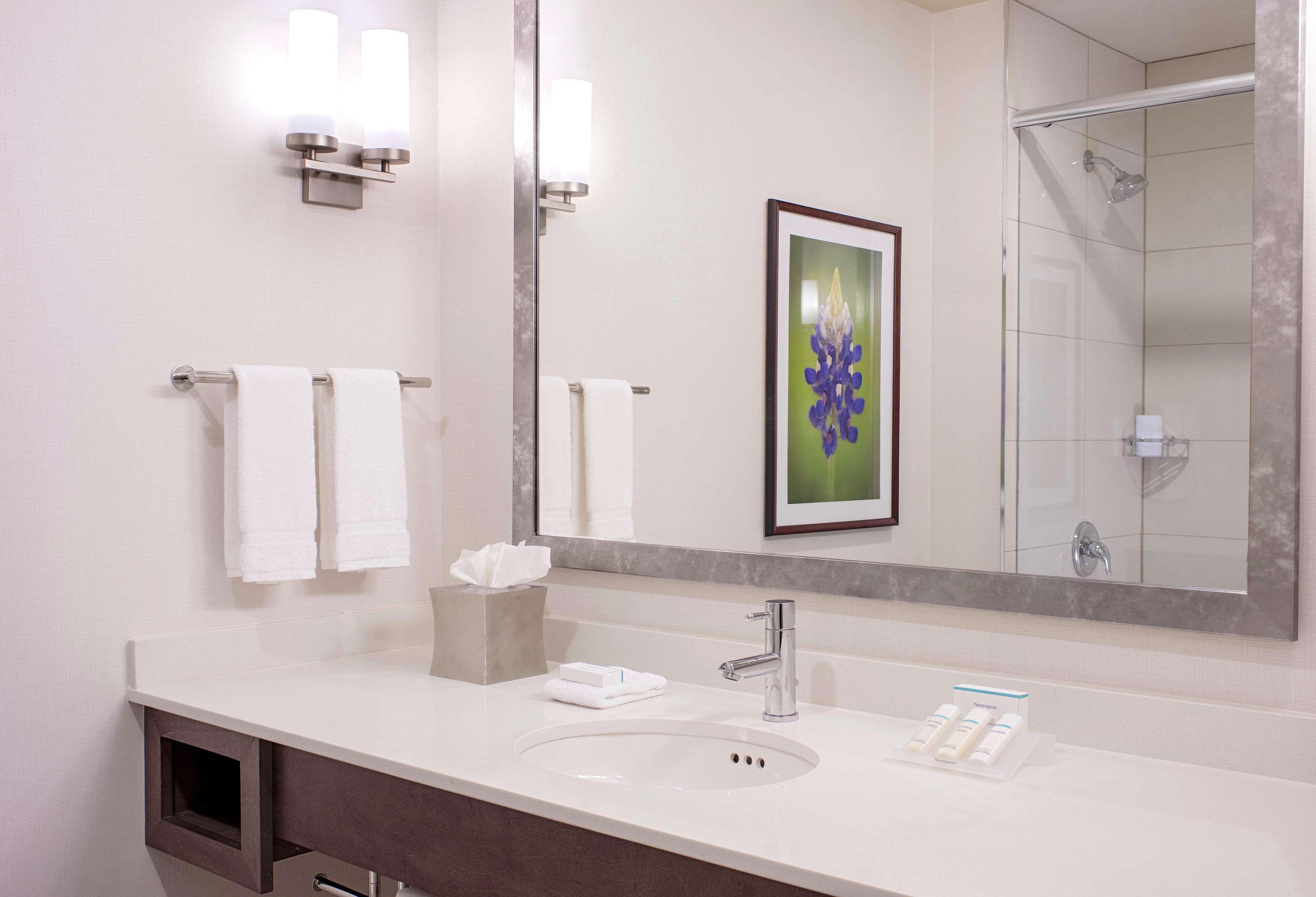 Double Deluxe King Bed