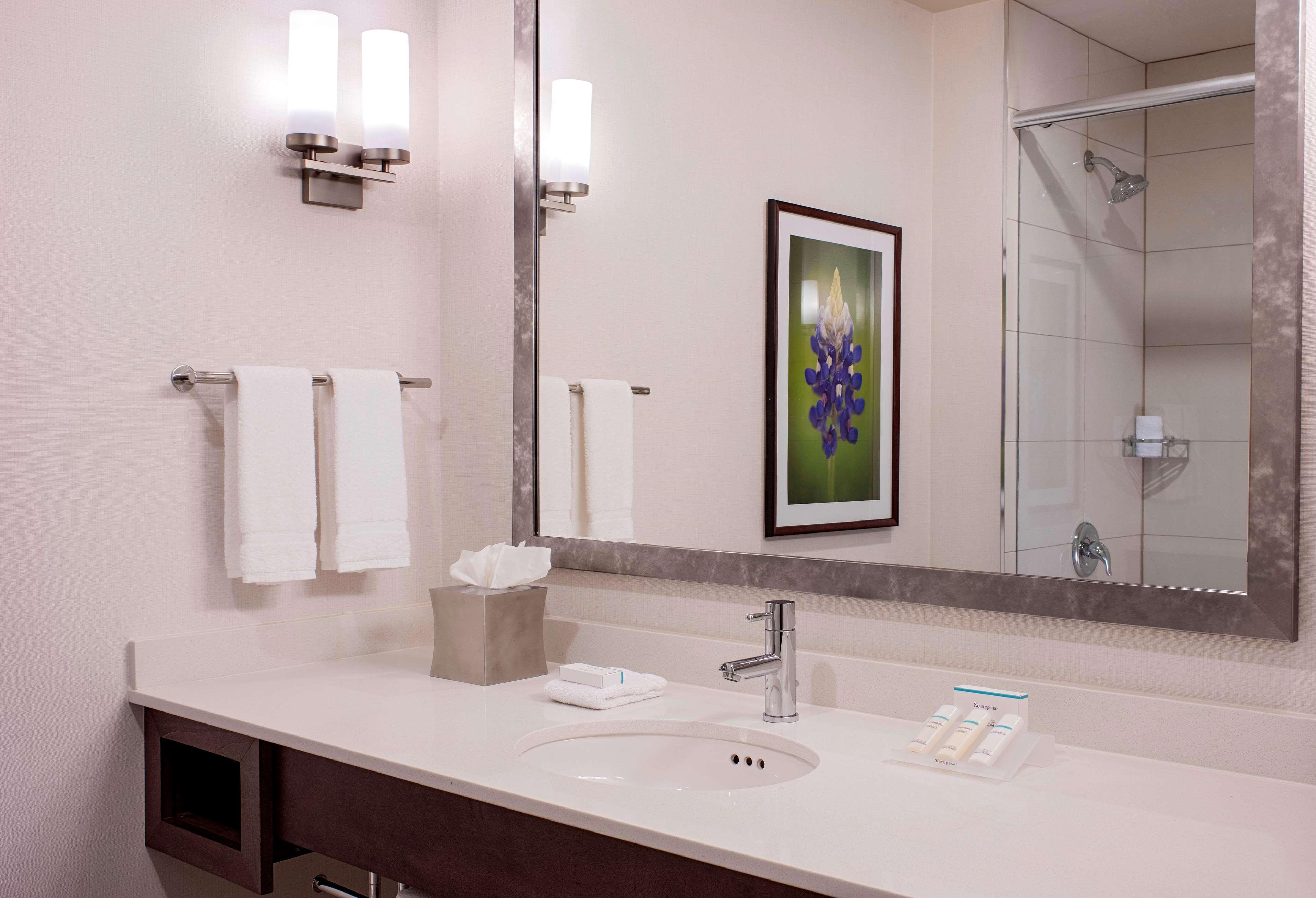 Double Deluxe King Bed