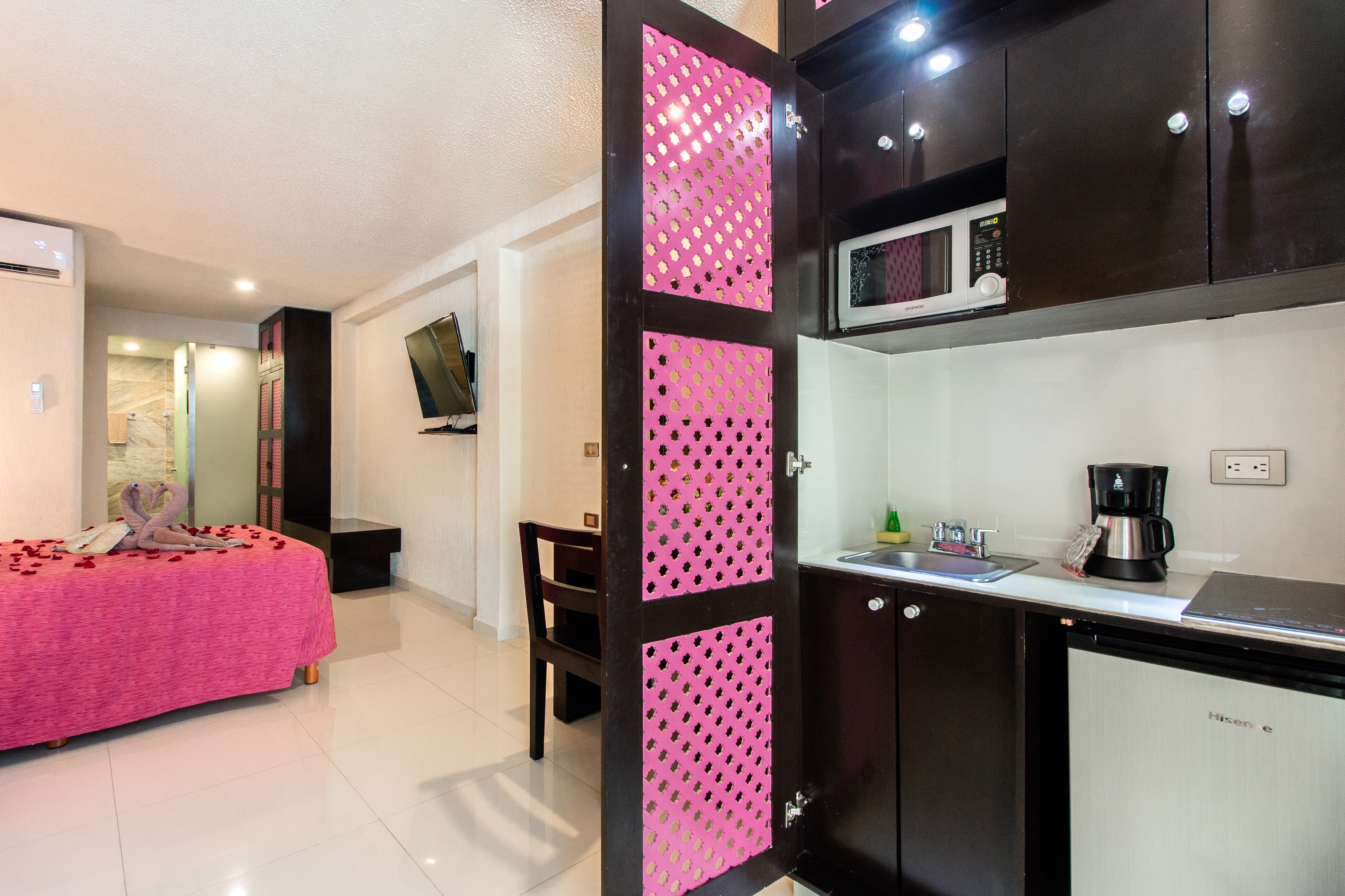 Apartment Queen Size Bed