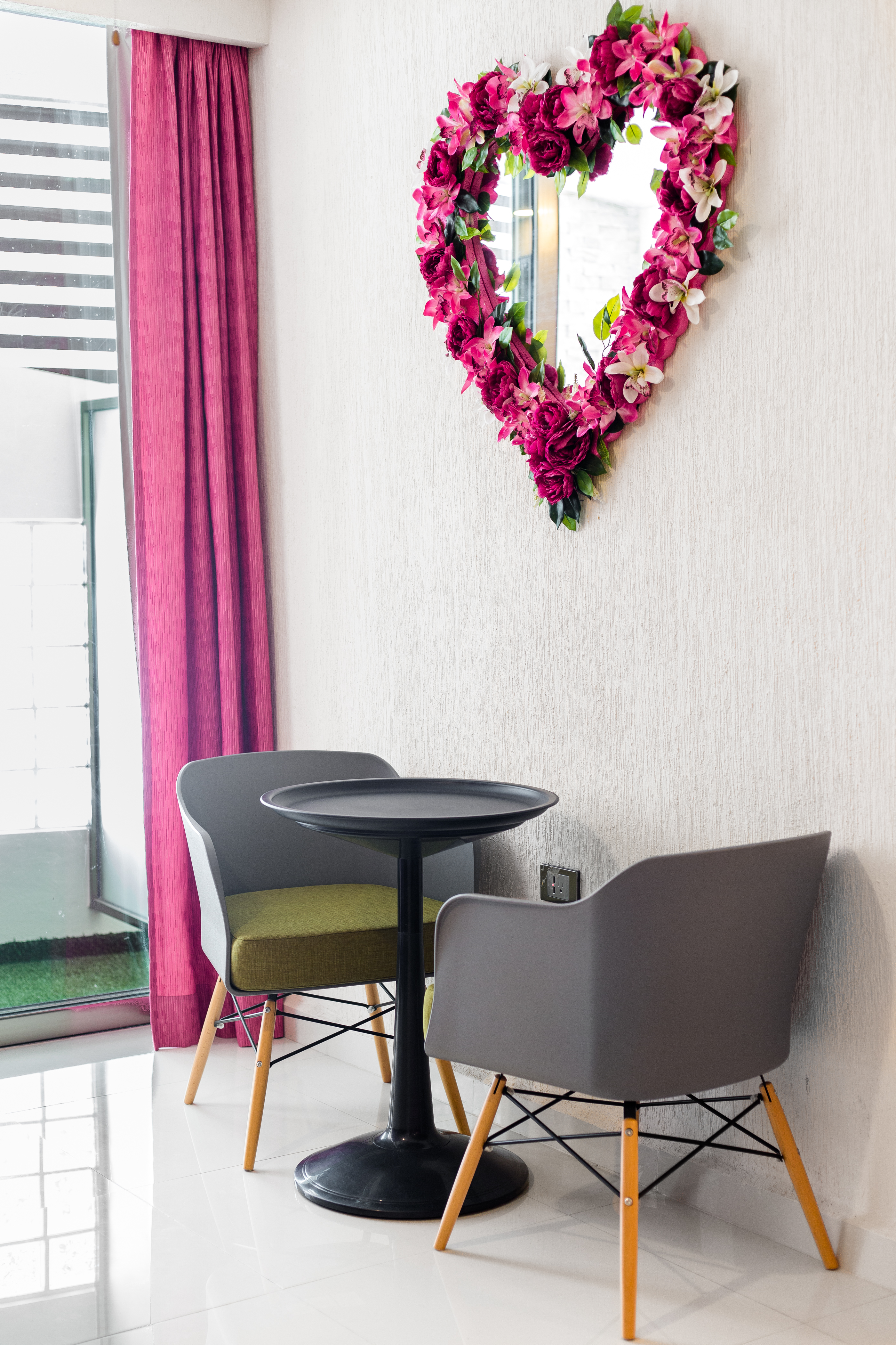 Apartment Queen Size Bed