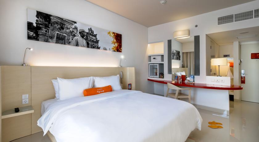 Double or Twin Deluxe Pool View